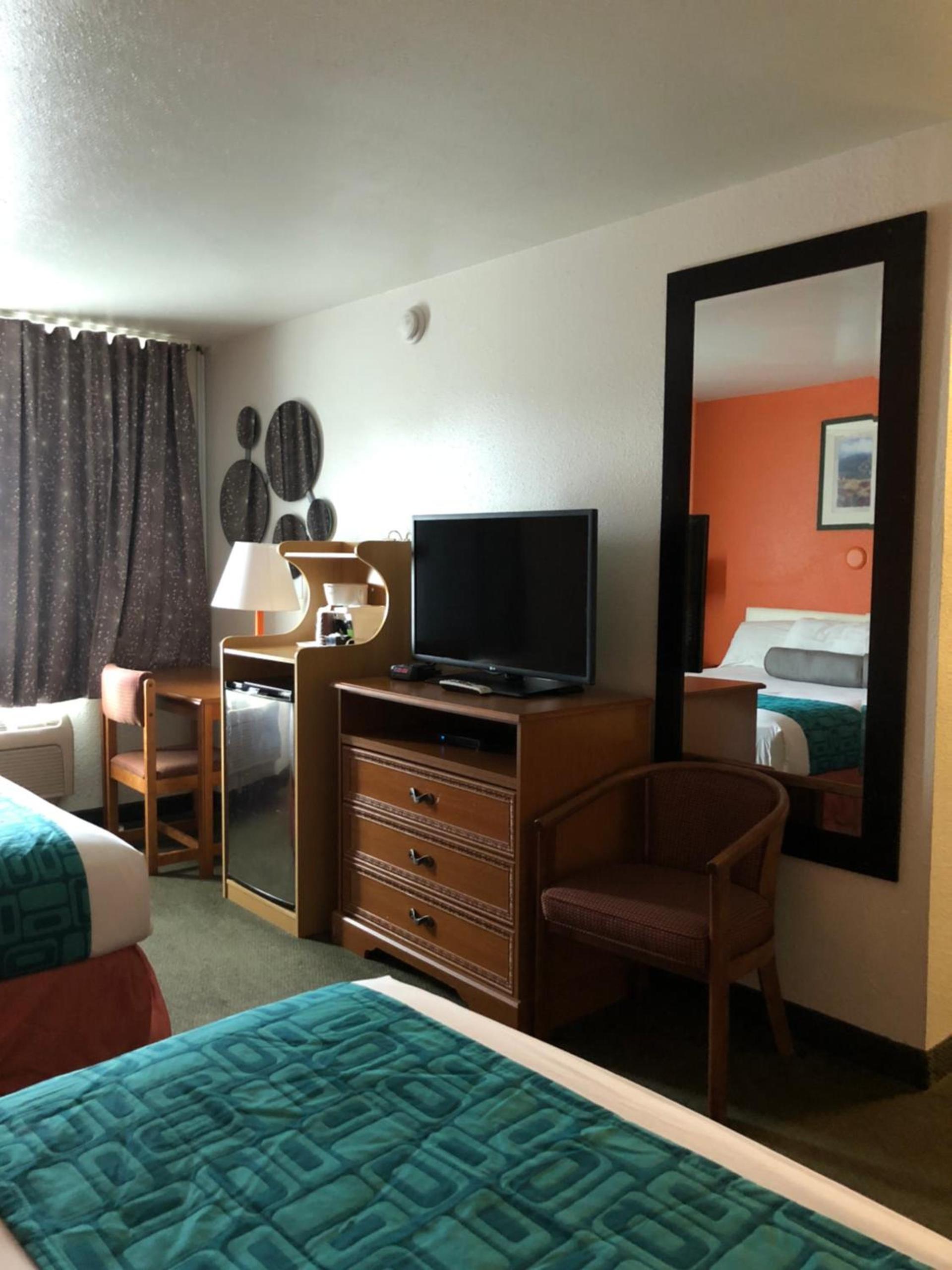 Howard Johnson by Wyndham Salem photo 19