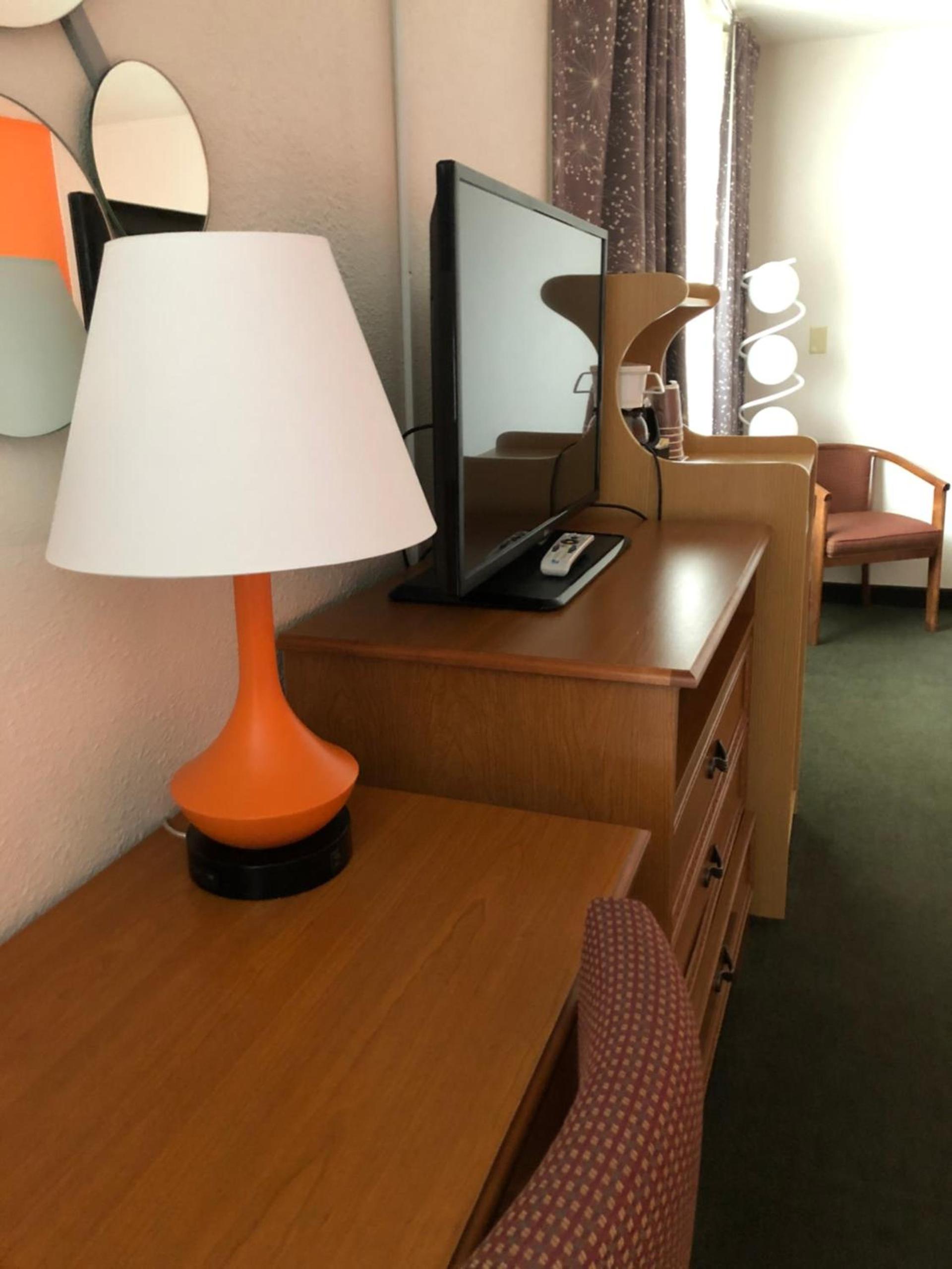 Howard Johnson by Wyndham Salem photo 28