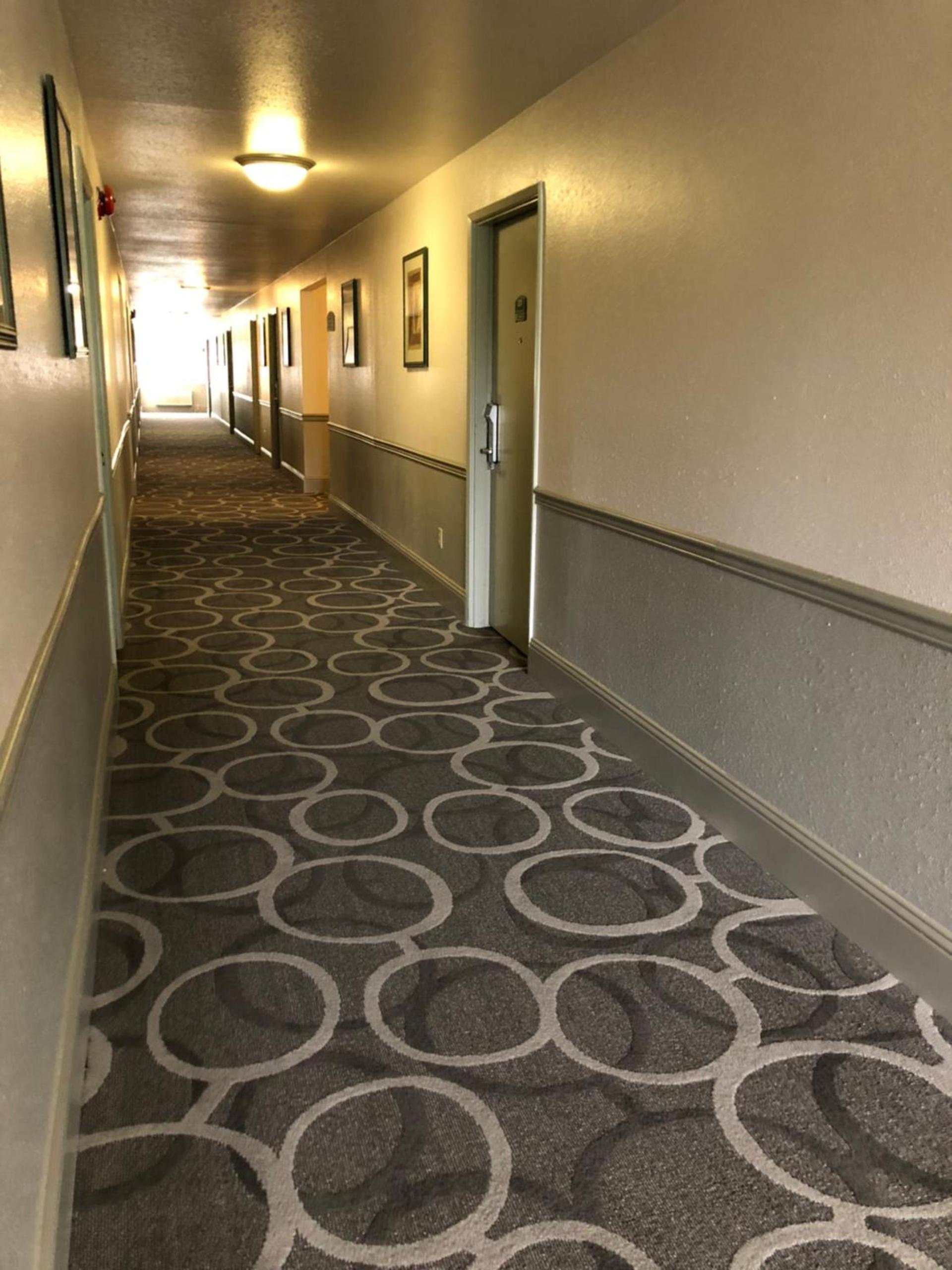 Howard Johnson by Wyndham Salem photo 29