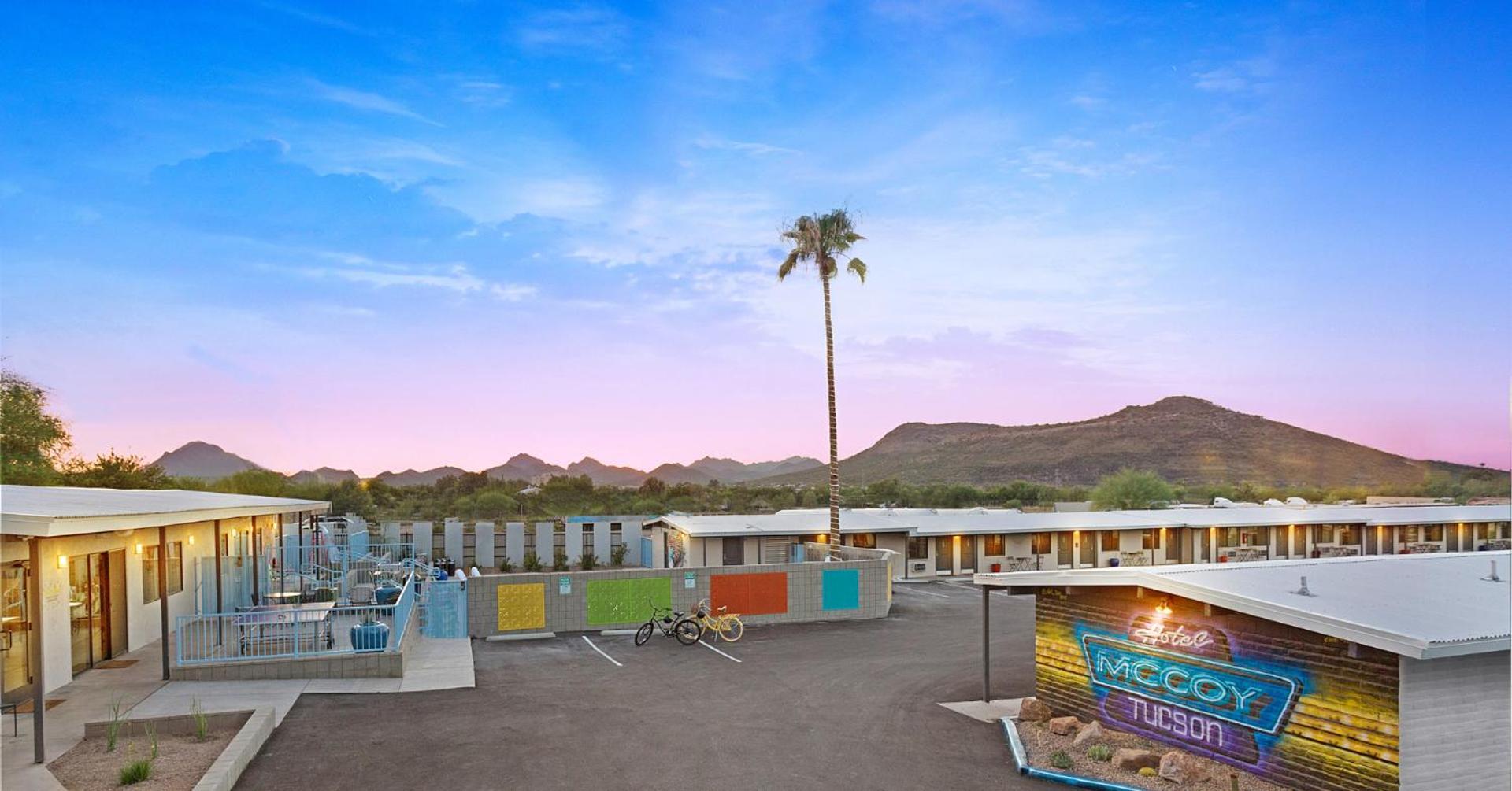 Hotel McCoy Tucson - Art, Coffee, Beer, Wine, Pool photo 17