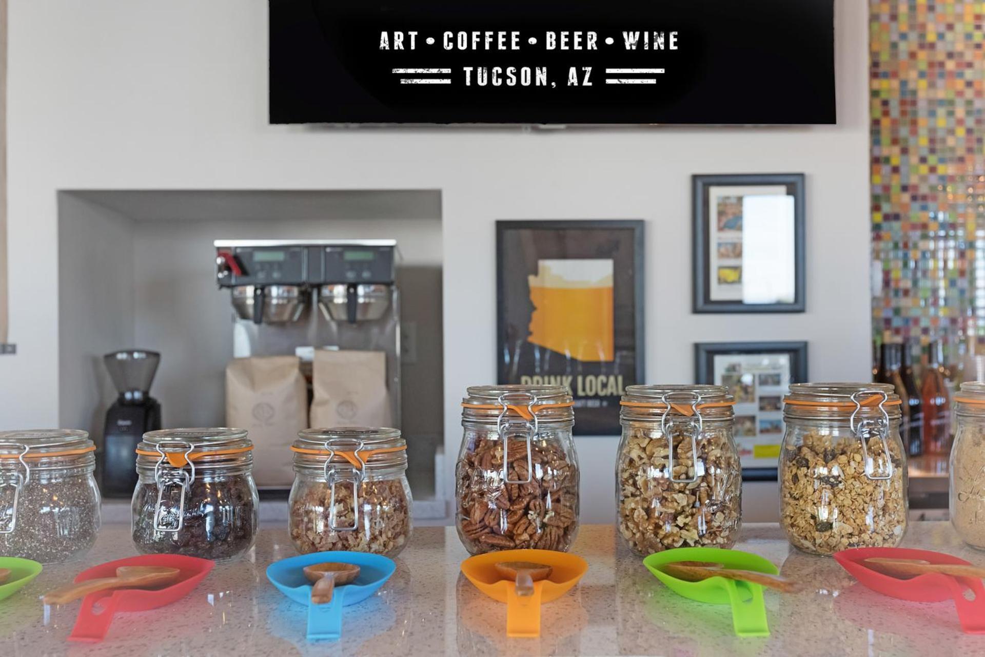 Hotel McCoy Tucson - Art, Coffee, Beer, Wine, Pool photo 37