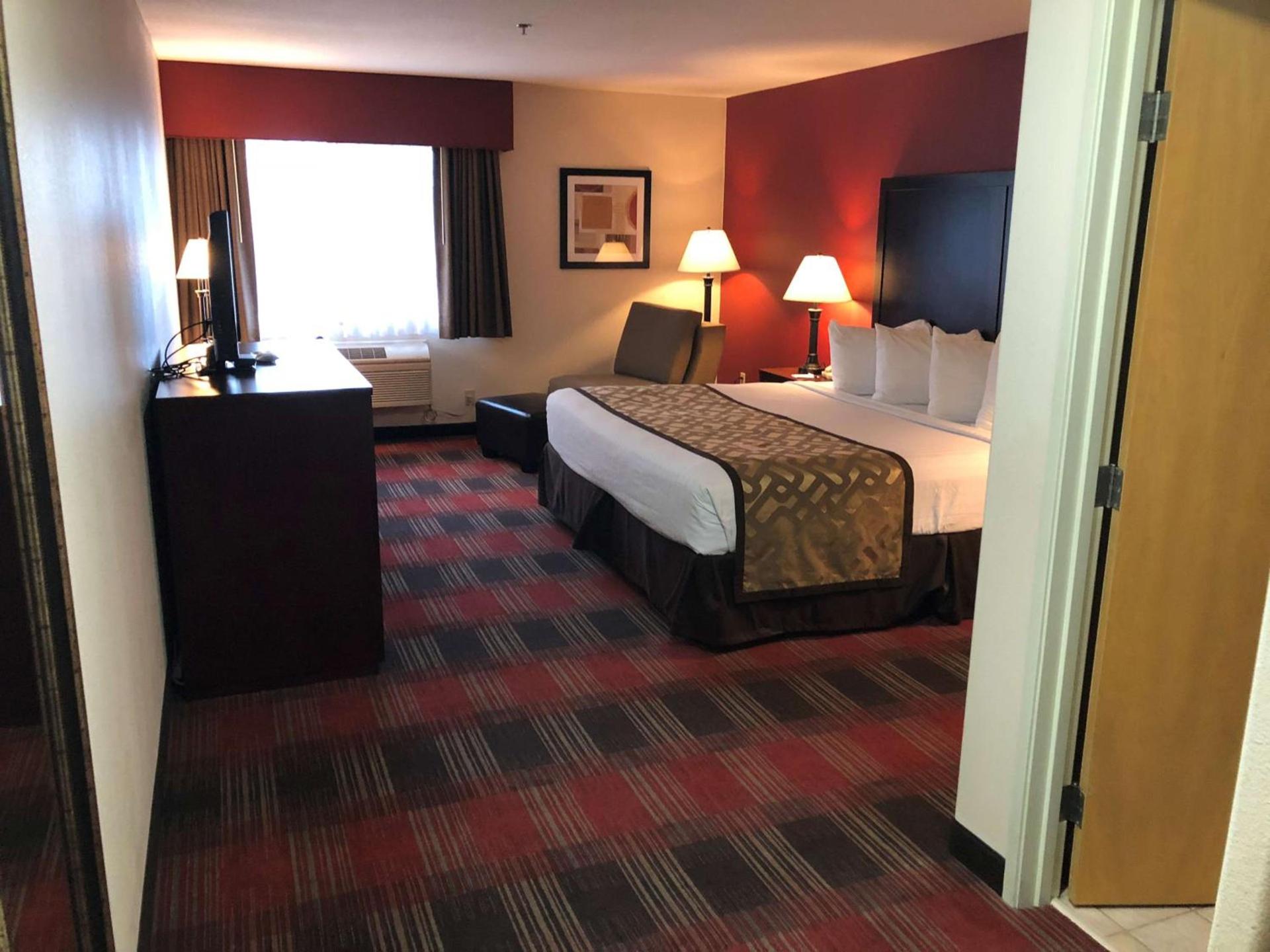Best Western Dallas Inn & Suites photo 9