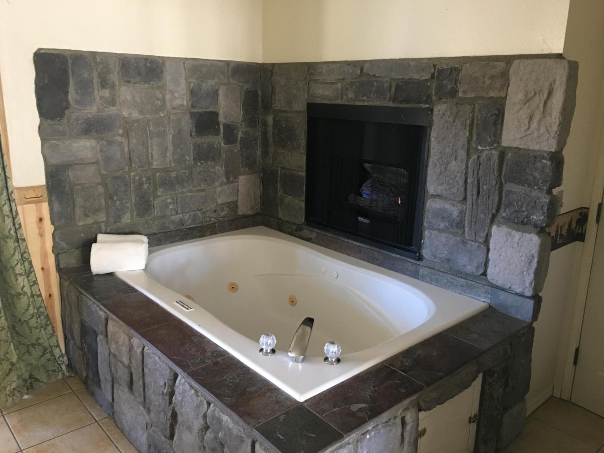 Fireside Lodge photo 39