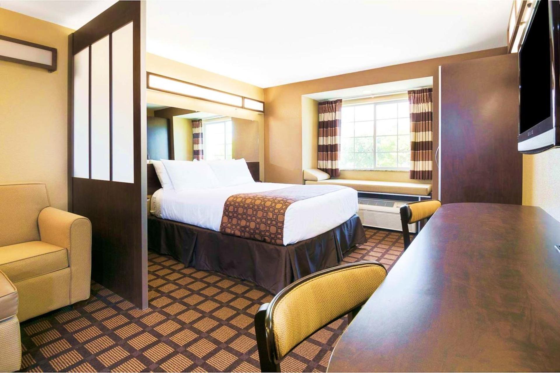 Microtel Inn & Suites by Wyndham Macon photo 19