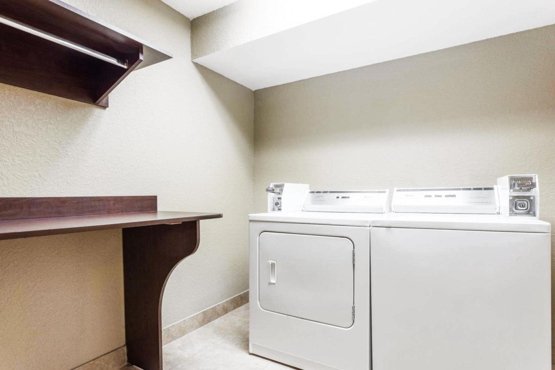 Microtel Inn & Suites by Wyndham Macon photo 25