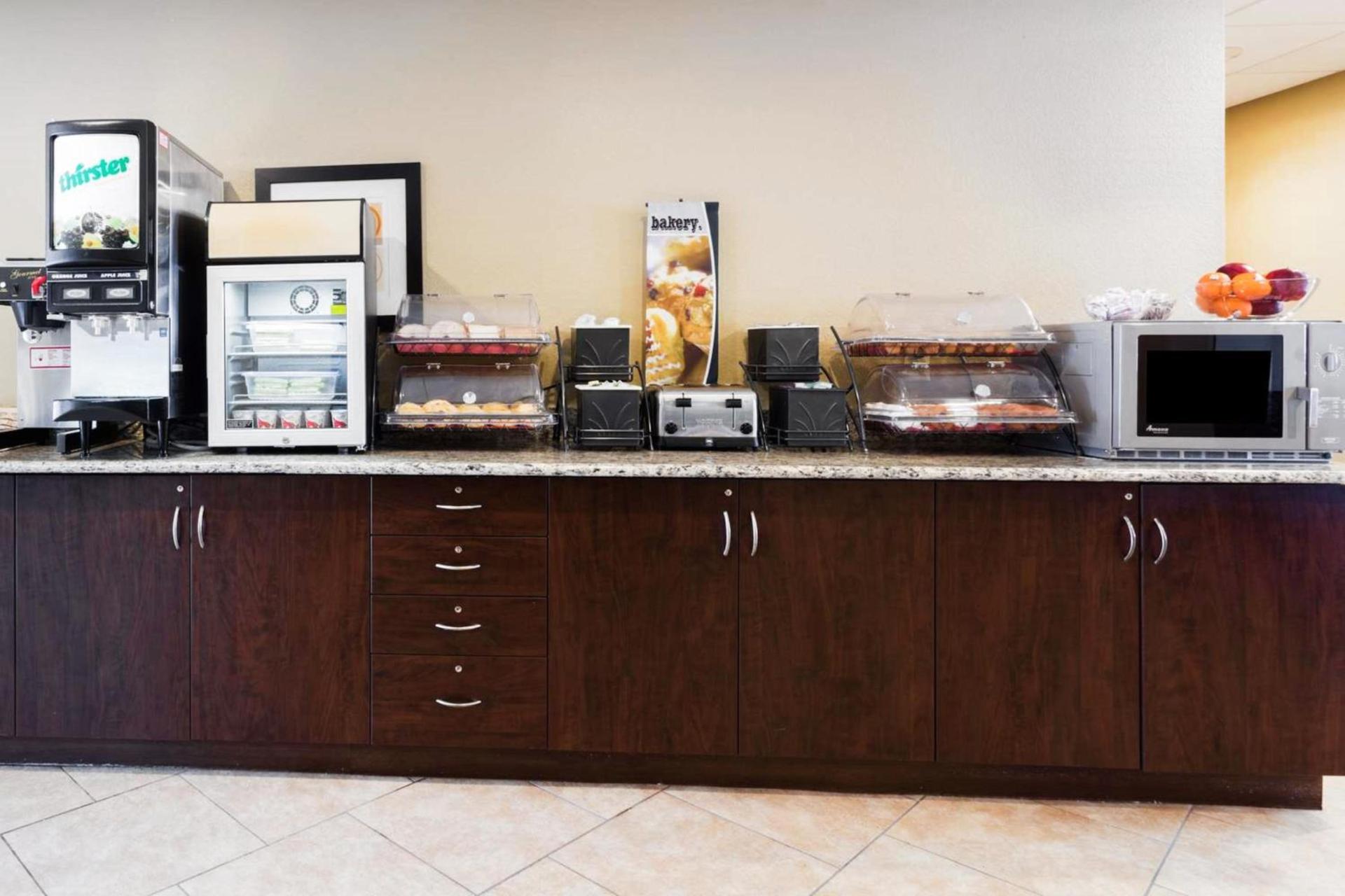 Microtel Inn & Suites by Wyndham Macon photo 20