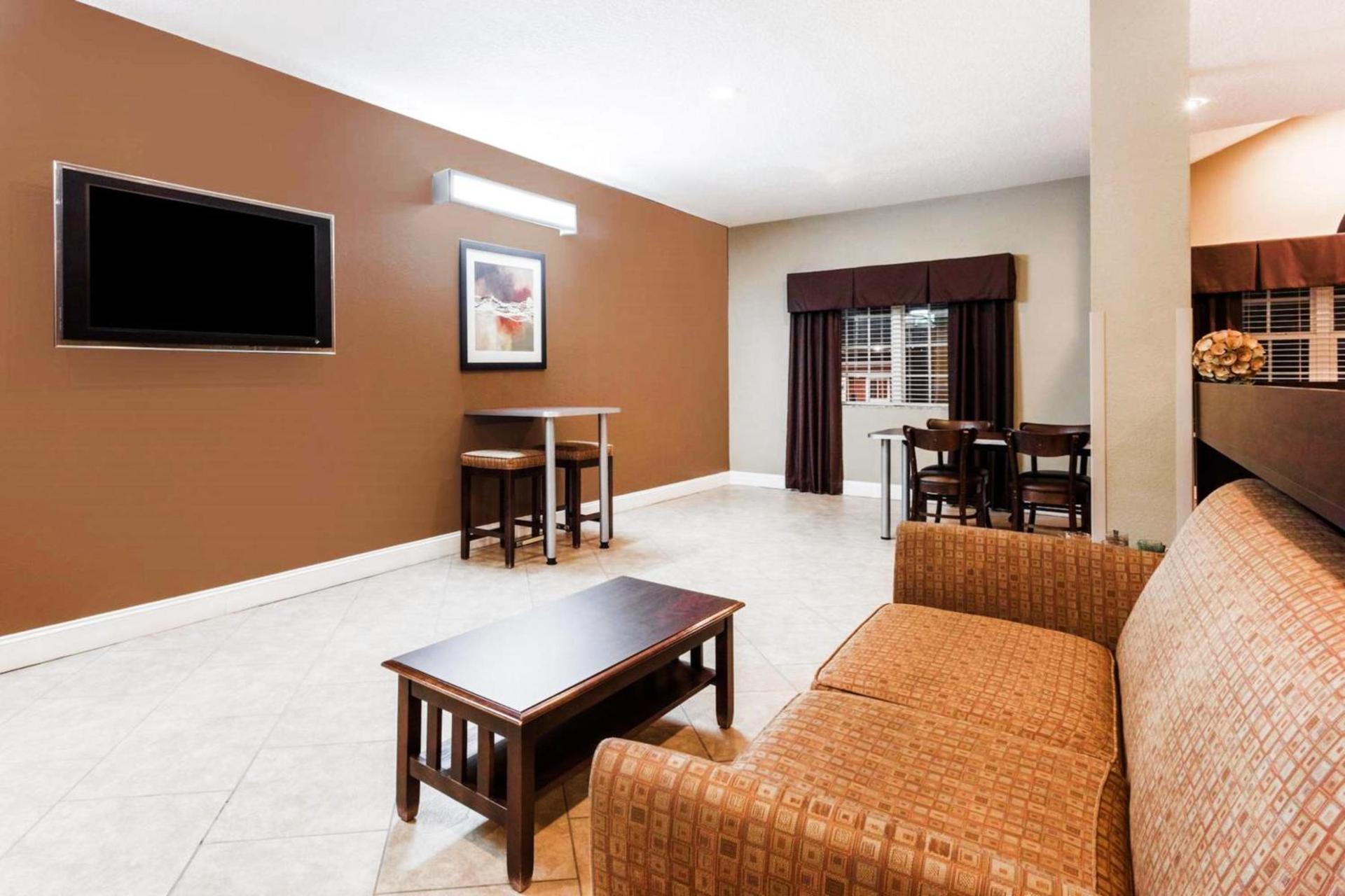 Microtel Inn & Suites by Wyndham Macon photo 23