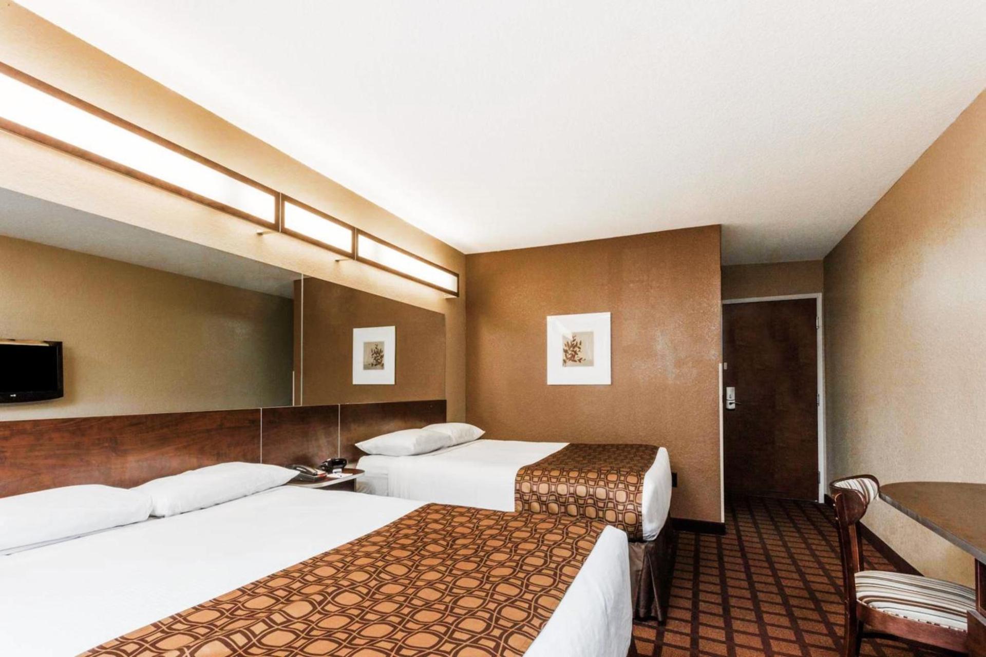 Microtel Inn & Suites by Wyndham Macon photo 36