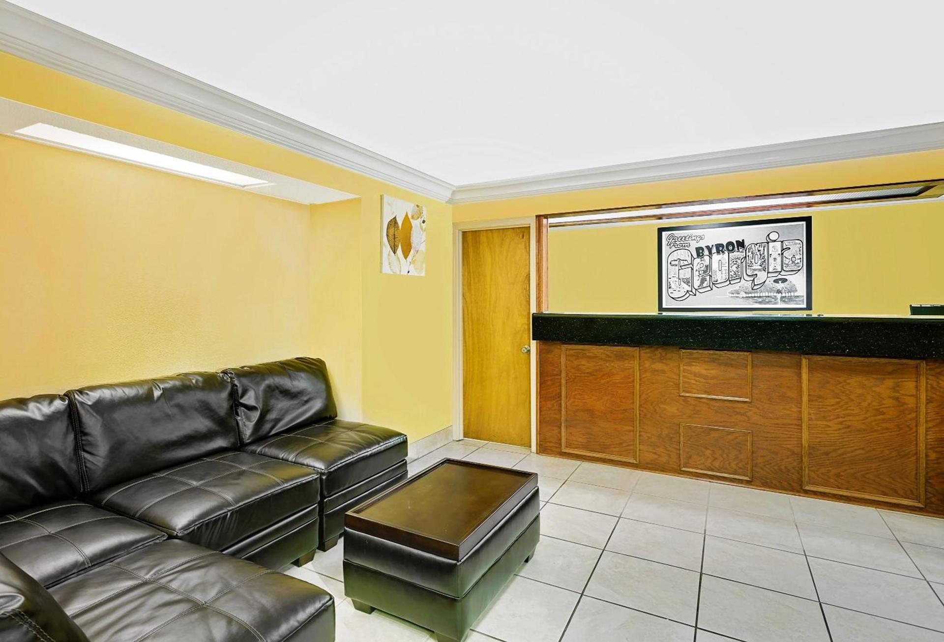 Super 8 by Wyndham Byron/South Macon photo 23
