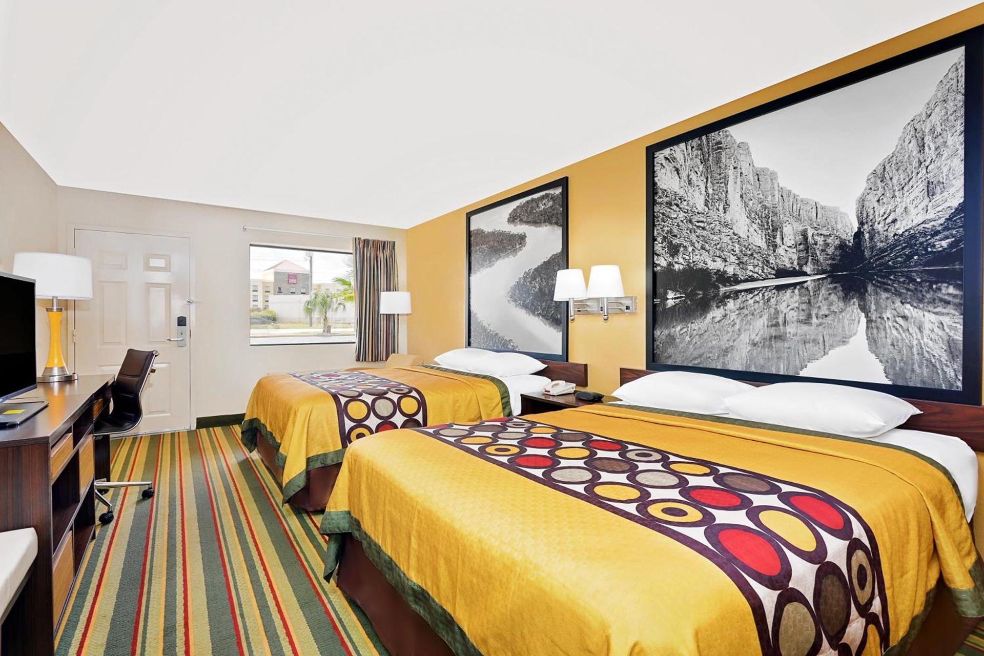 Super 8 by Wyndham Byron/South Macon photo 30