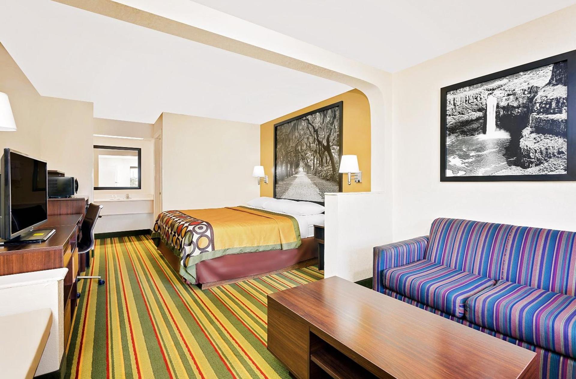 Super 8 by Wyndham Byron/South Macon photo 19