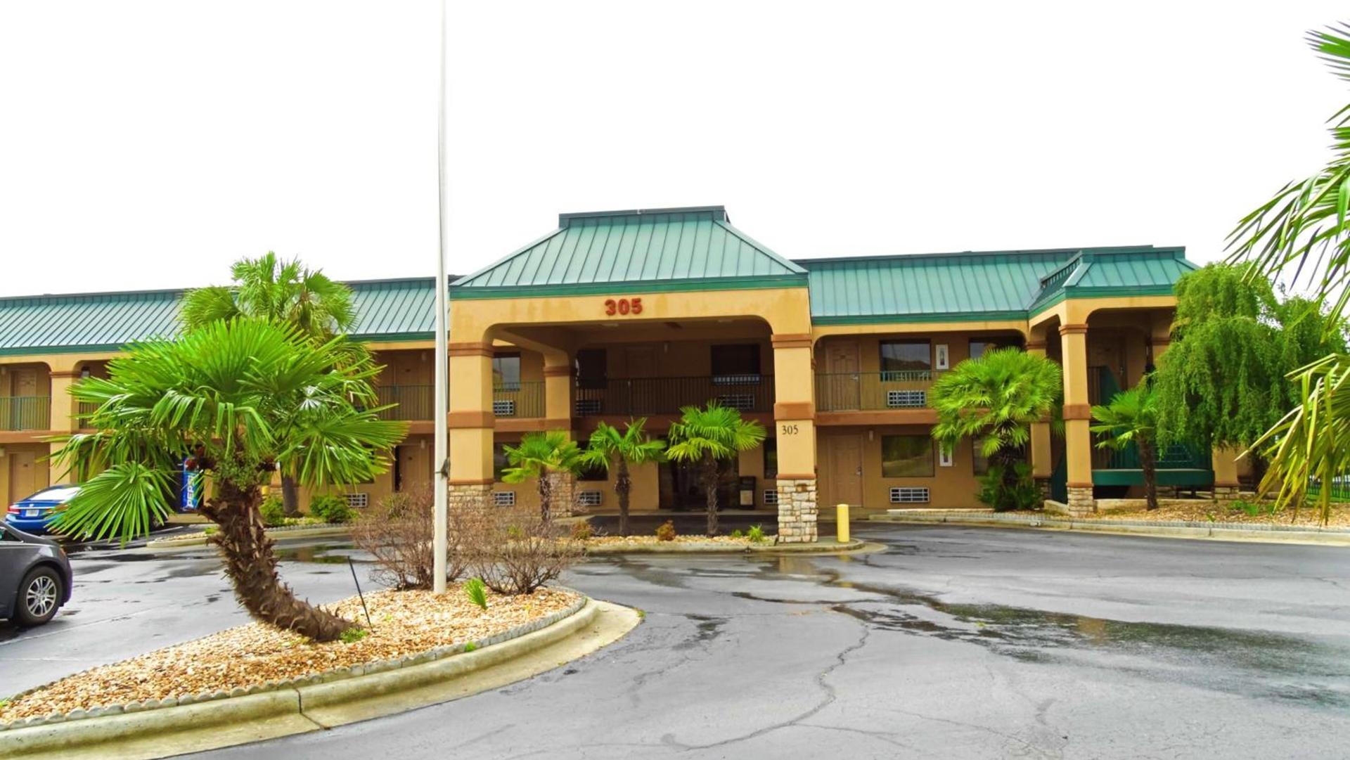Super 8 by Wyndham Byron/South Macon photo 35