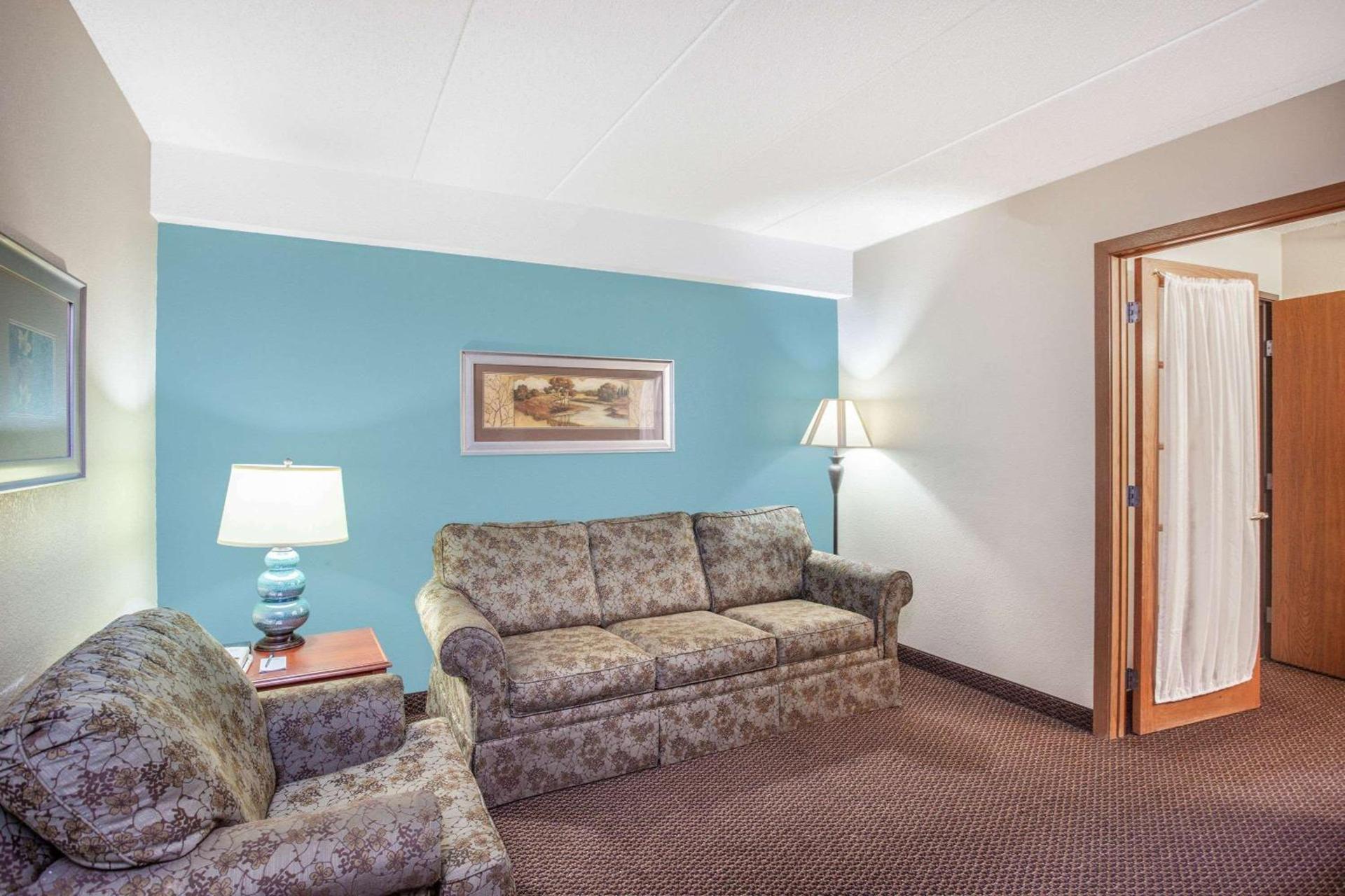 AmericInn by Wyndham St. Peter photo 32