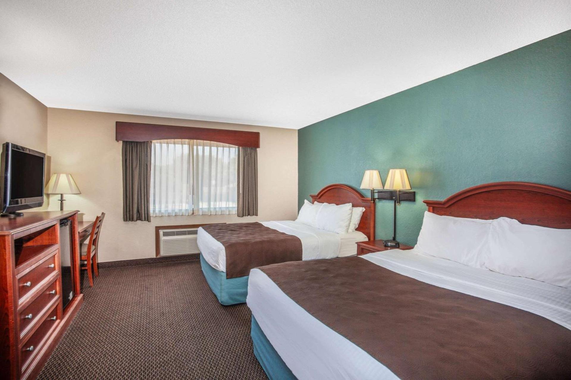 AmericInn by Wyndham St. Peter photo 9