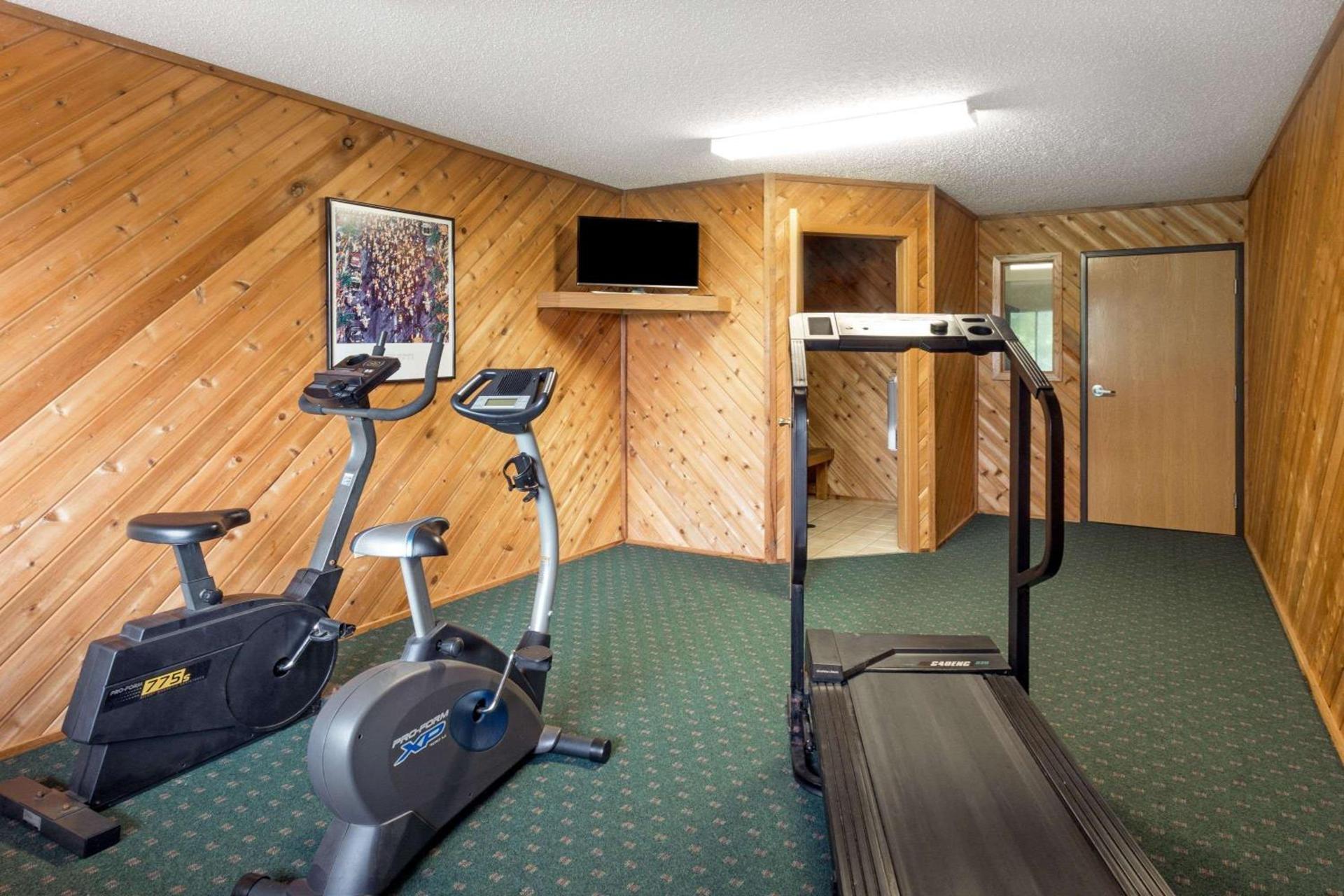 Budget inn & Suites photo 12