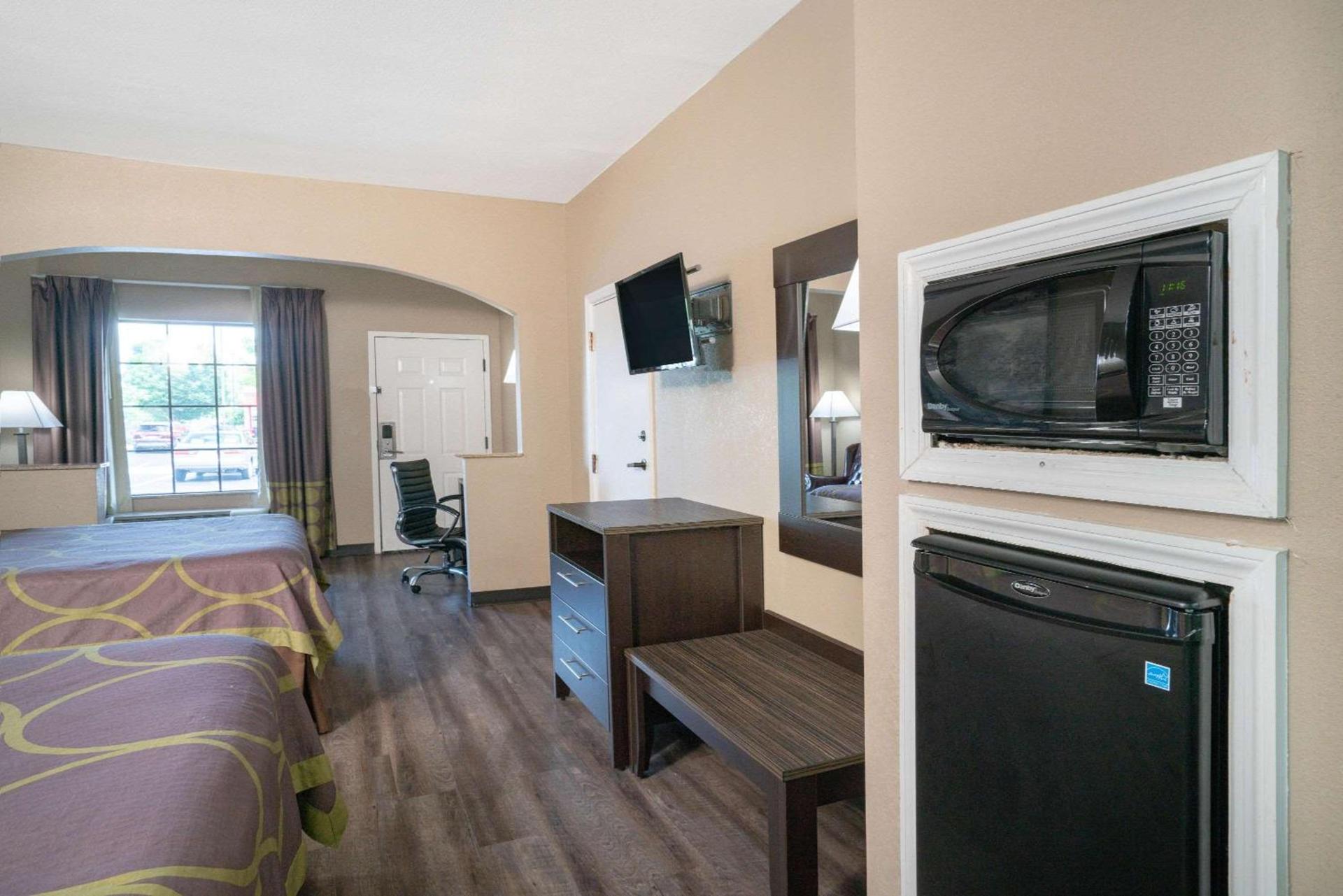 Super 8 by Wyndham Murfreesboro photo 9