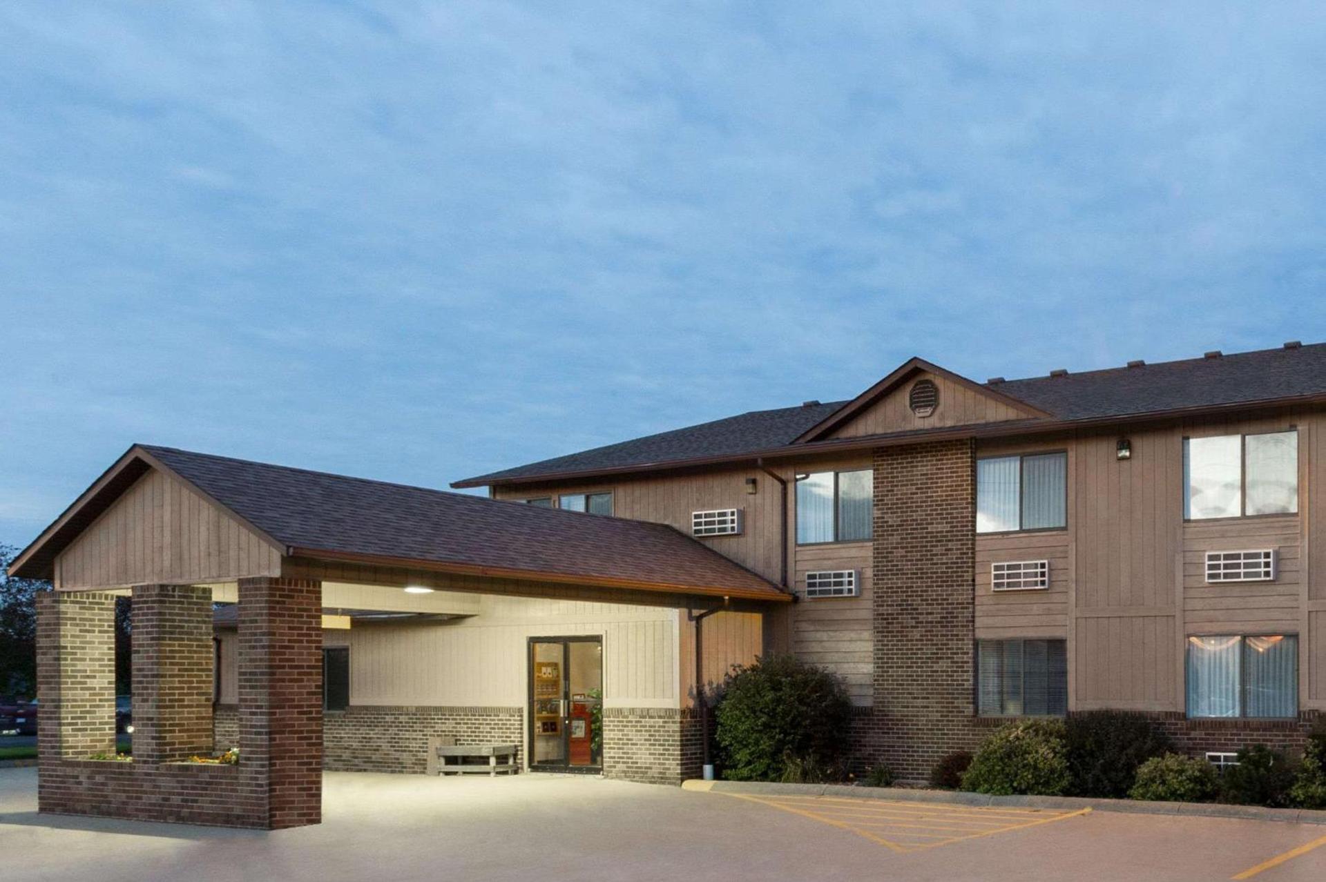Budget inn & Suites photo 1
