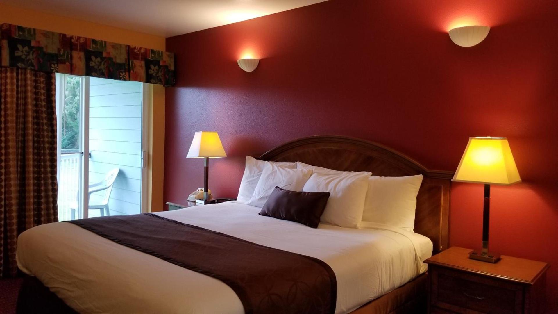 Dew Drop Inn photo 24