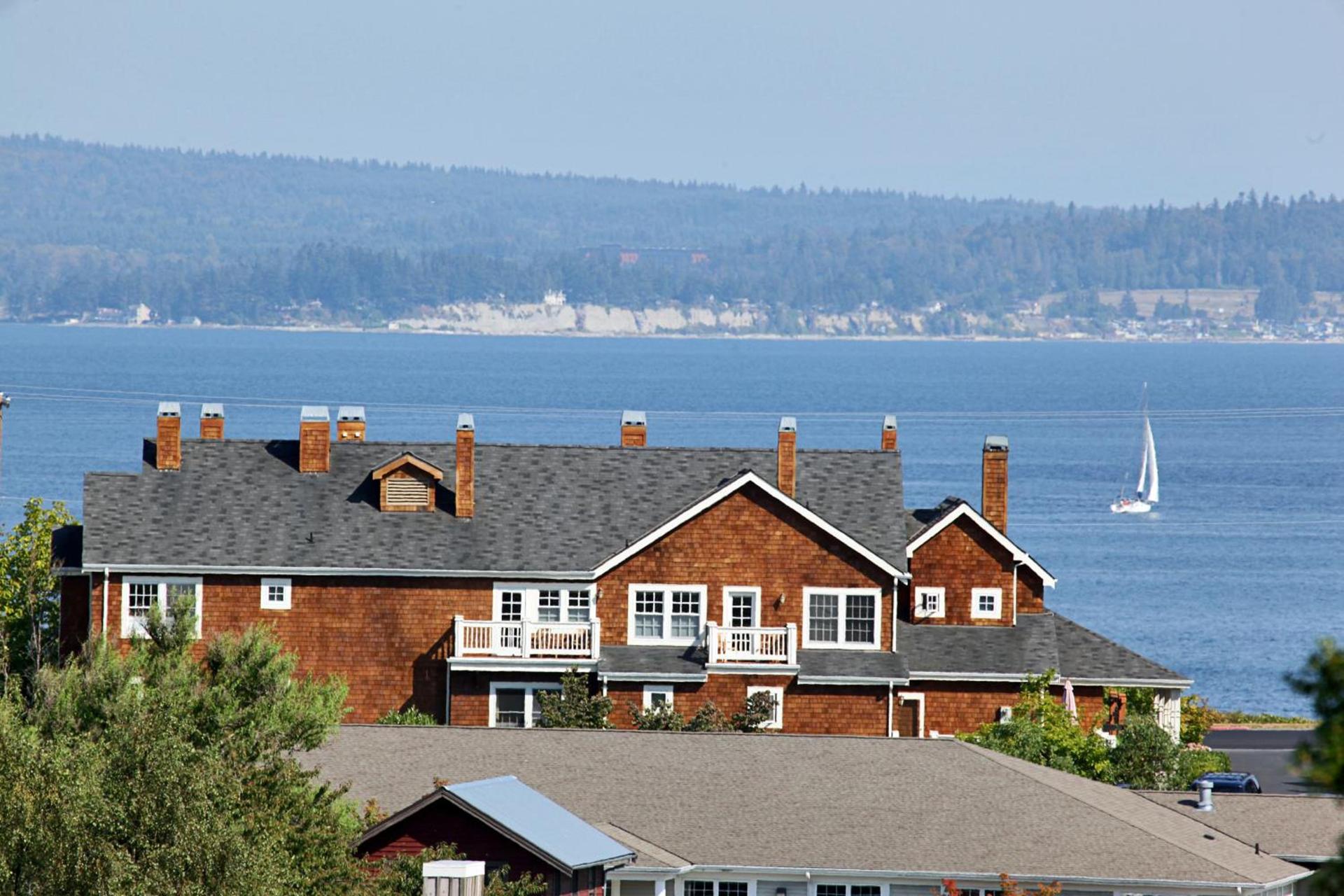 Saratoga Inn photo 18