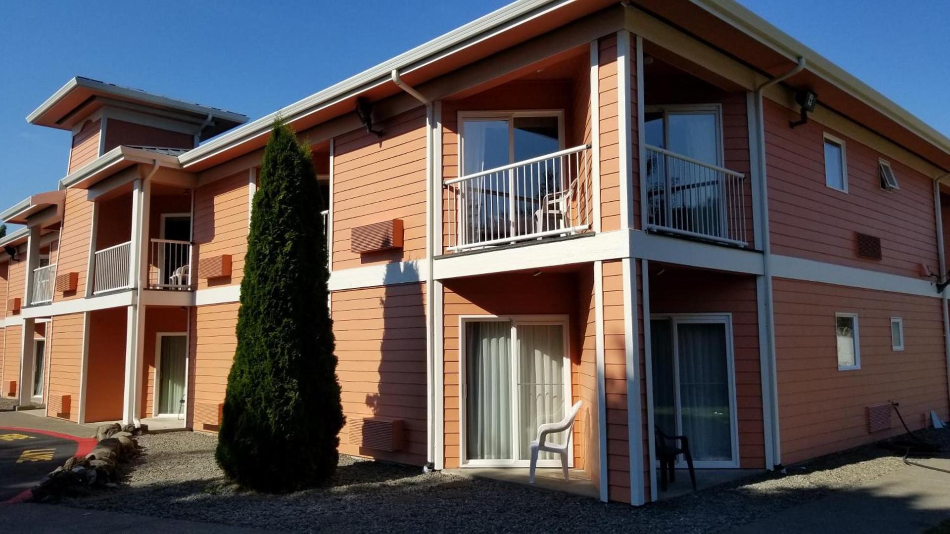 Dew Drop Inn — hotel in Forks