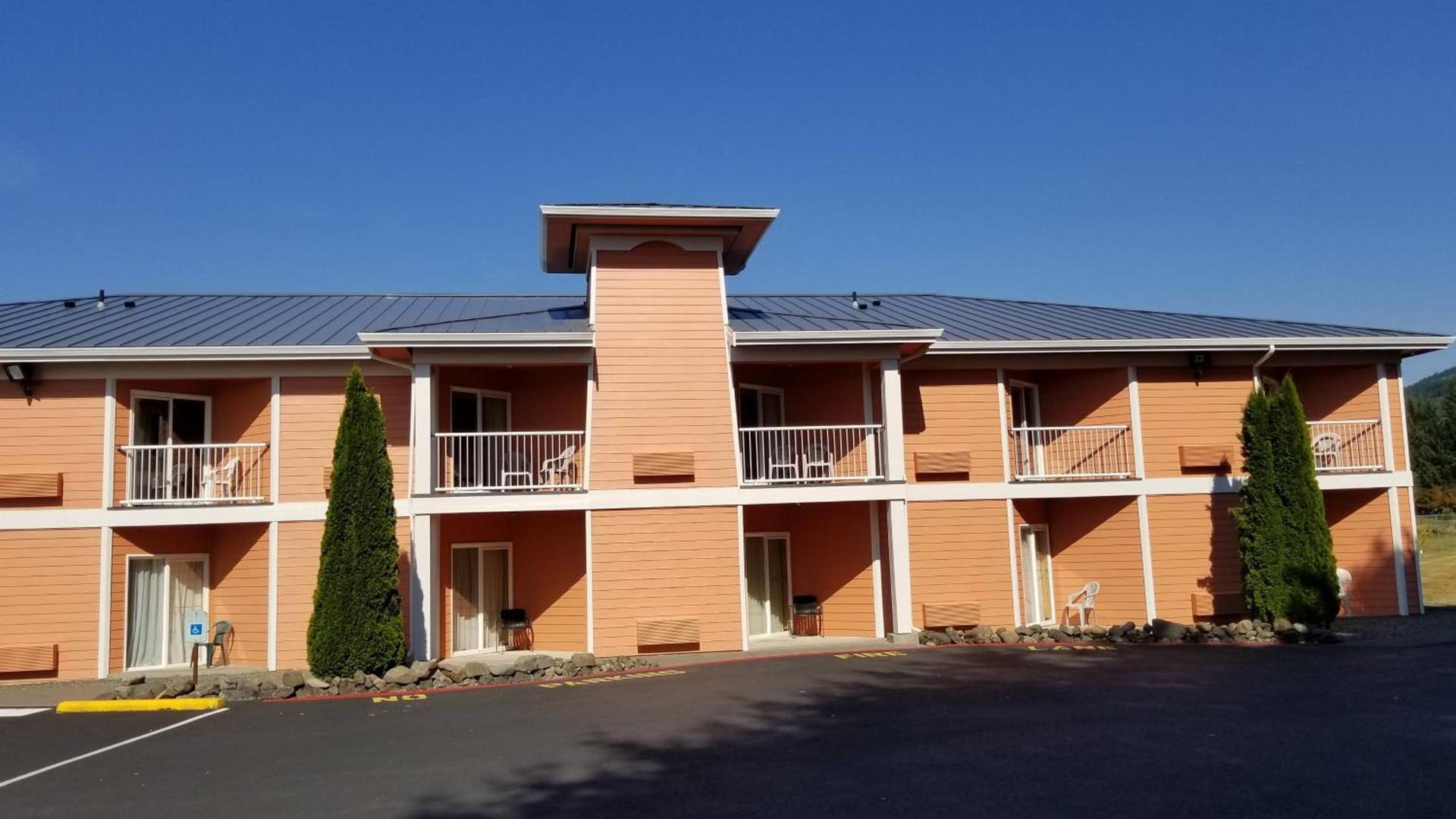Dew Drop Inn photo 2