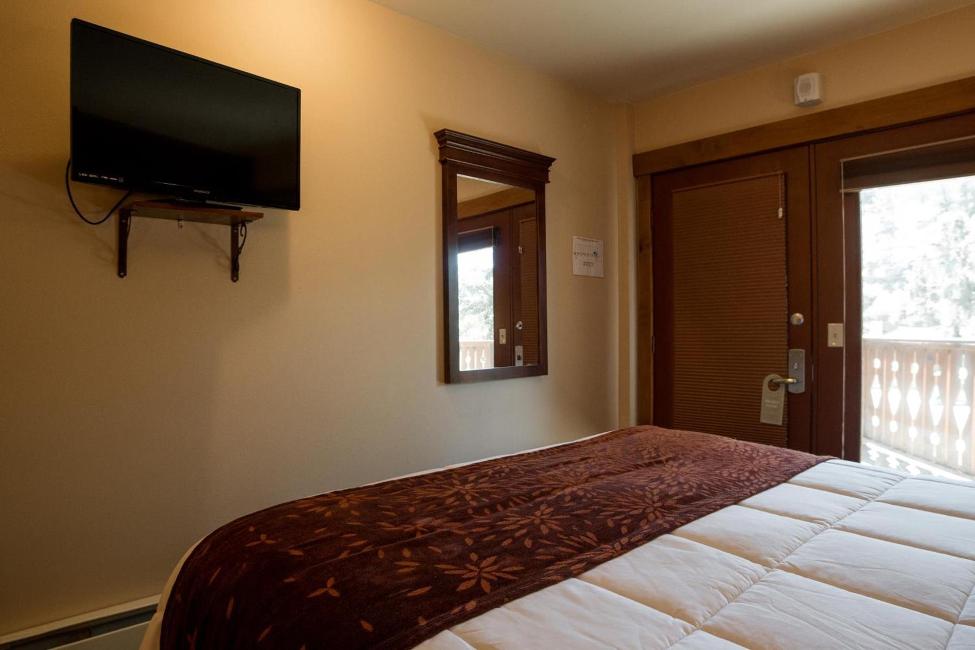 Silver Moon Inn photo 91