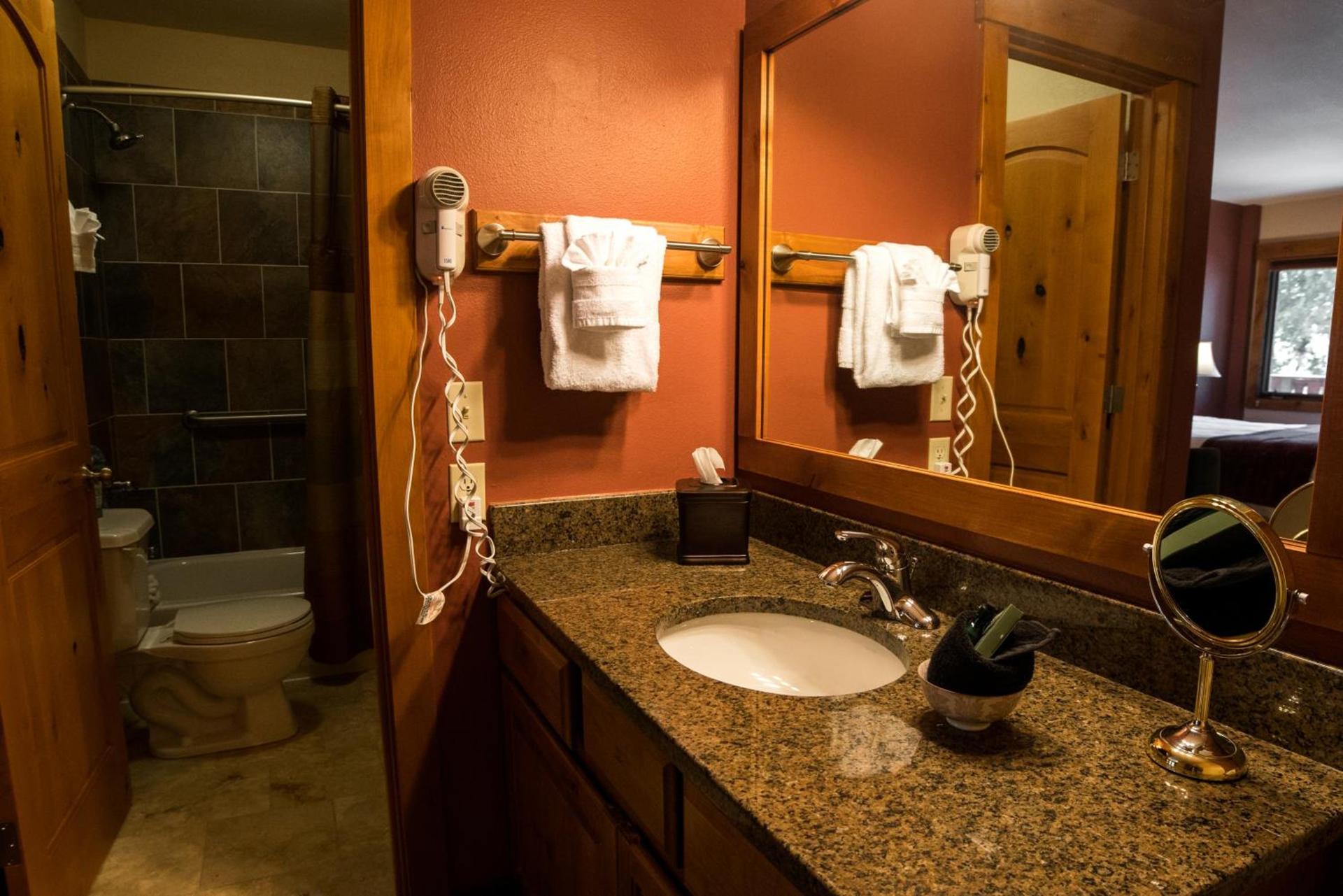Silver Moon Inn photo 95