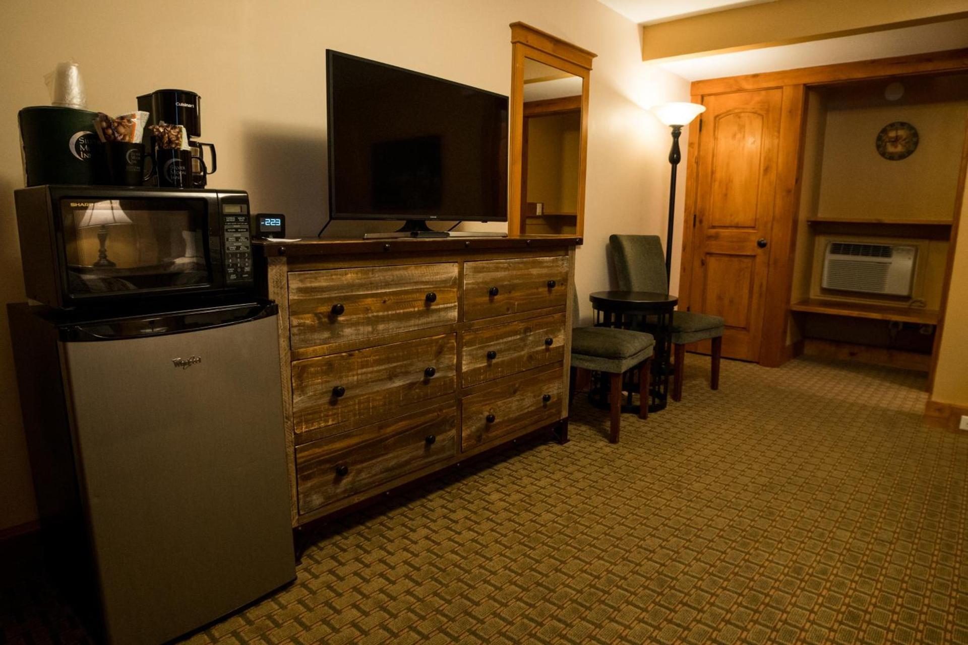 Silver Moon Inn photo 87