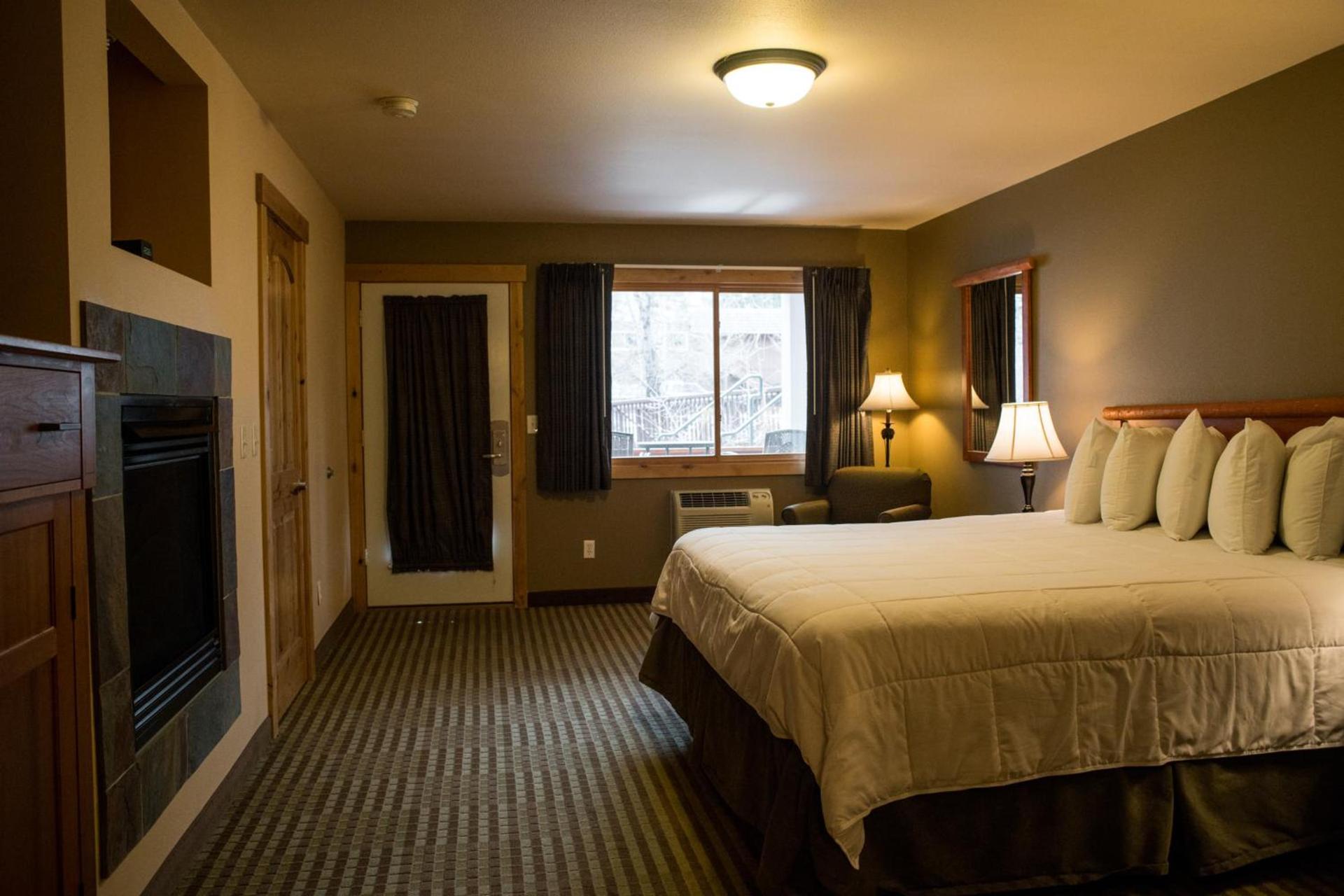 Silver Moon Inn photo 81