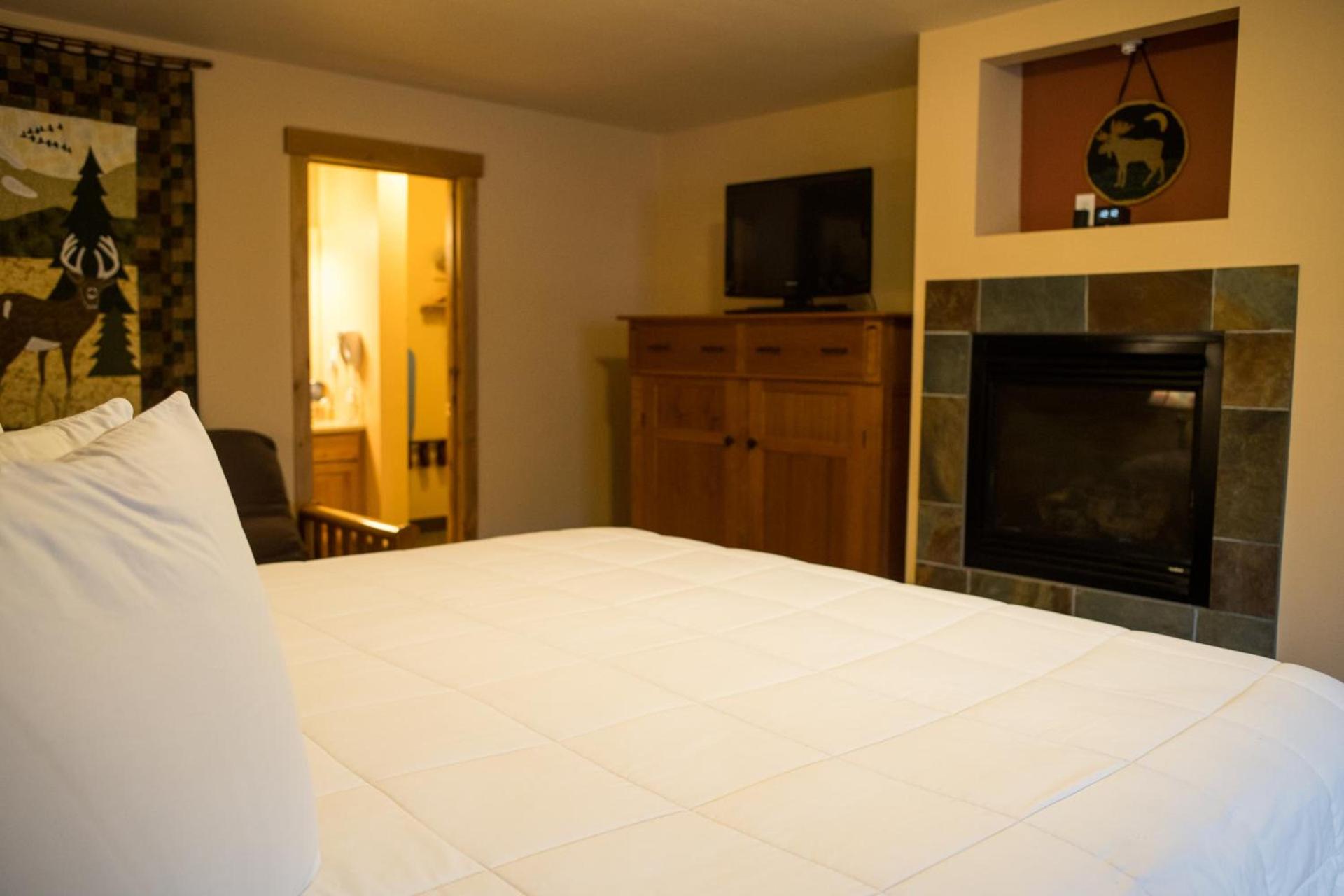Silver Moon Inn photo 83