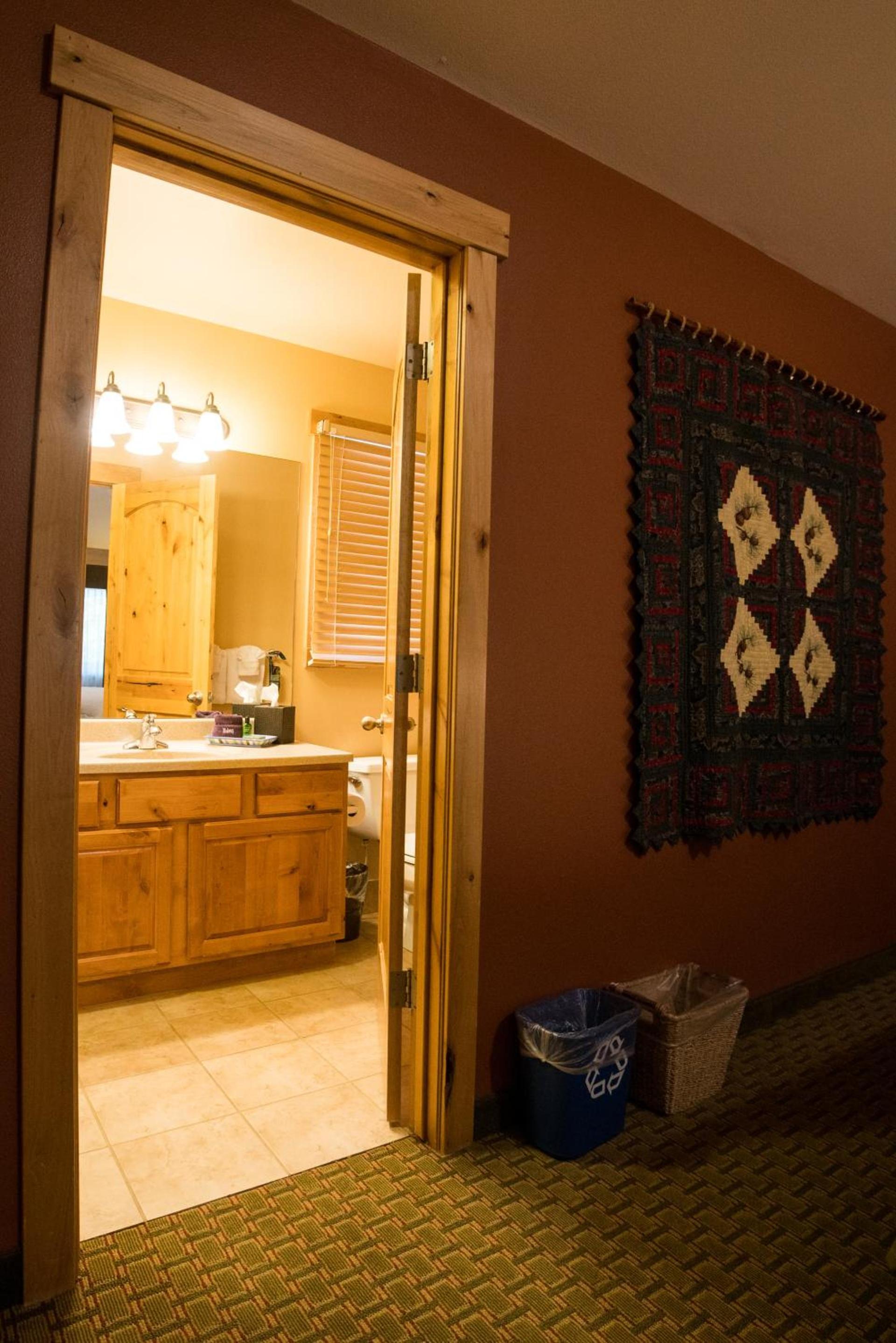Silver Moon Inn photo 78