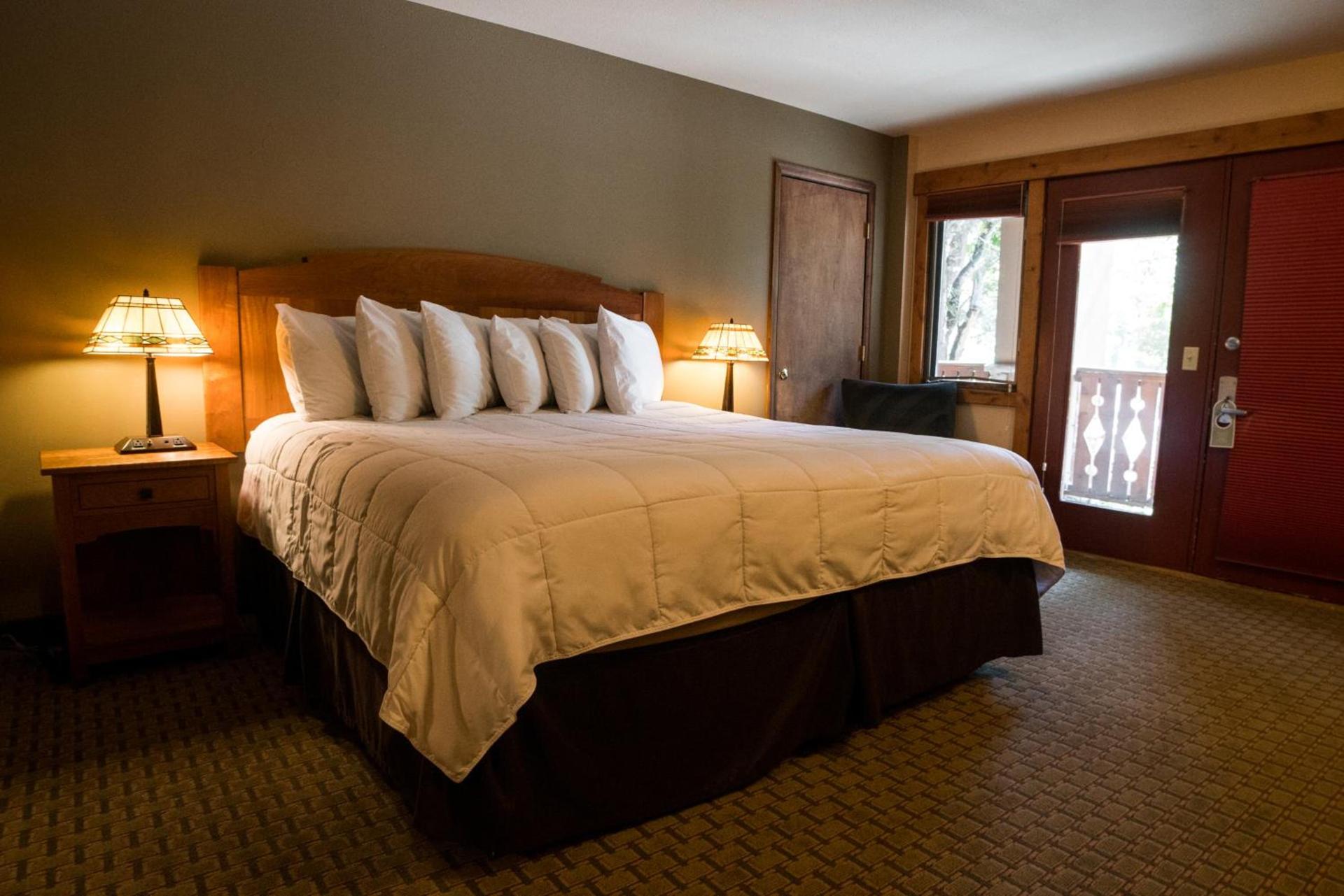 Silver Moon Inn photo 18