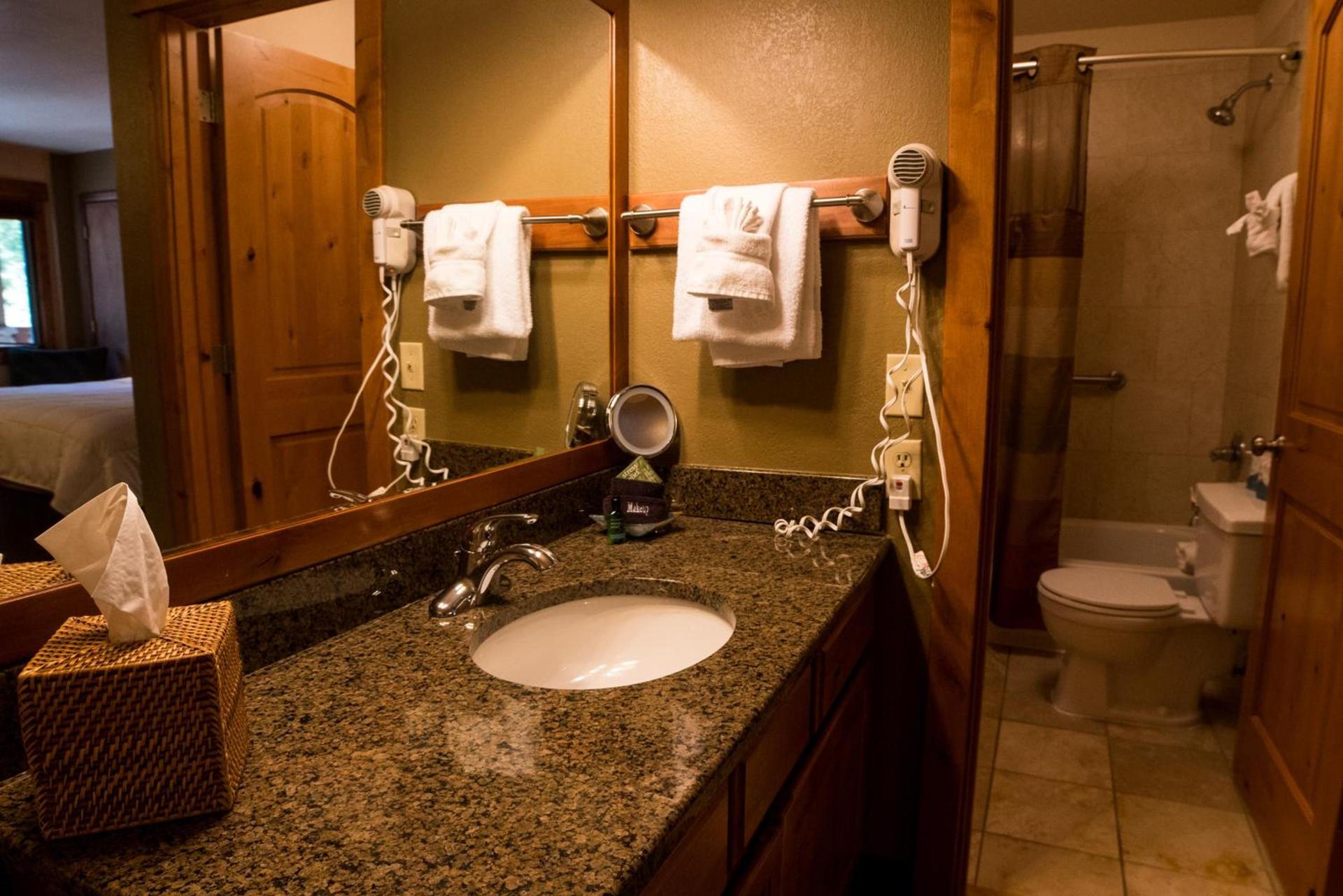 Silver Moon Inn photo 22