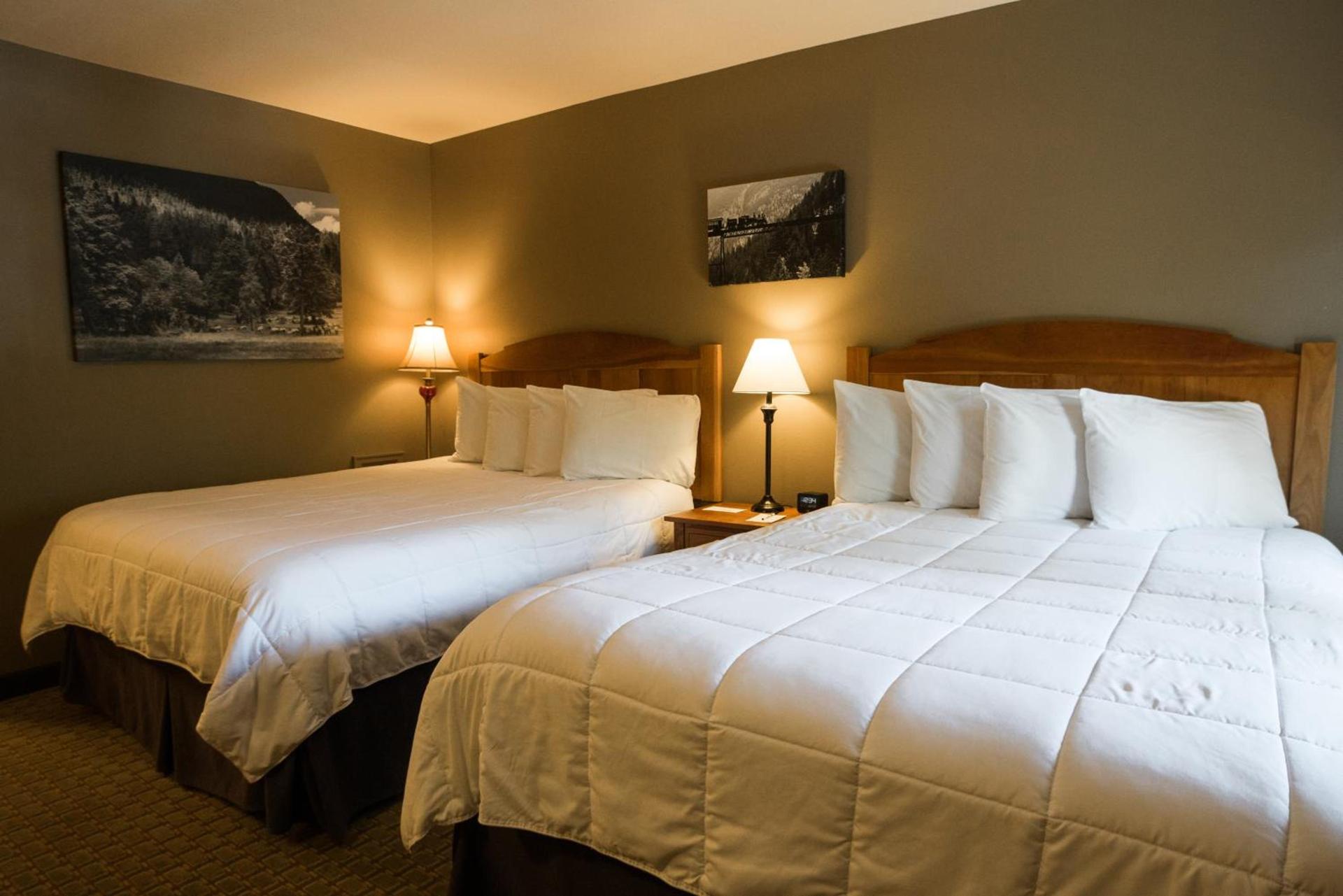 Silver Moon Inn photo 65