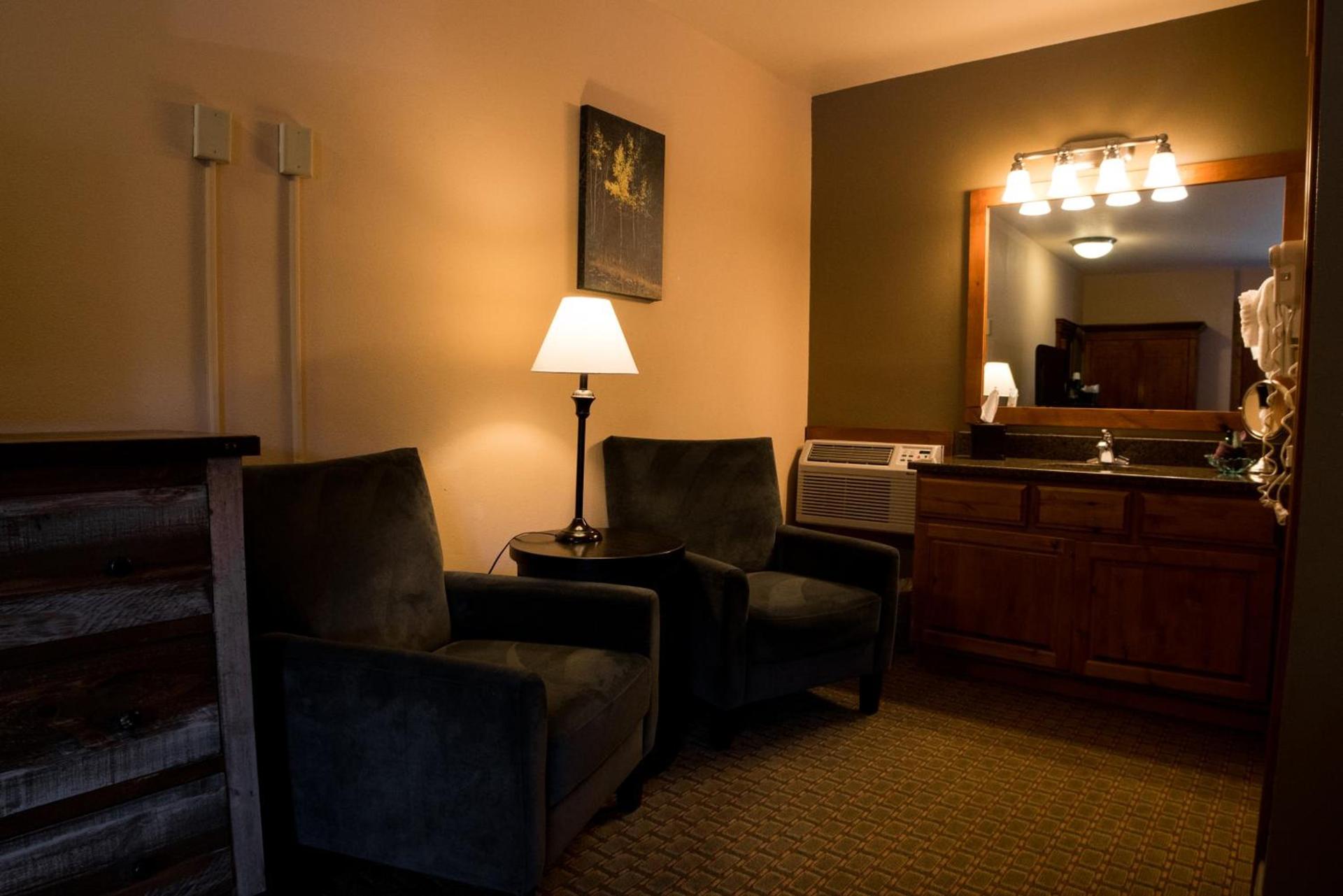 Silver Moon Inn photo 67