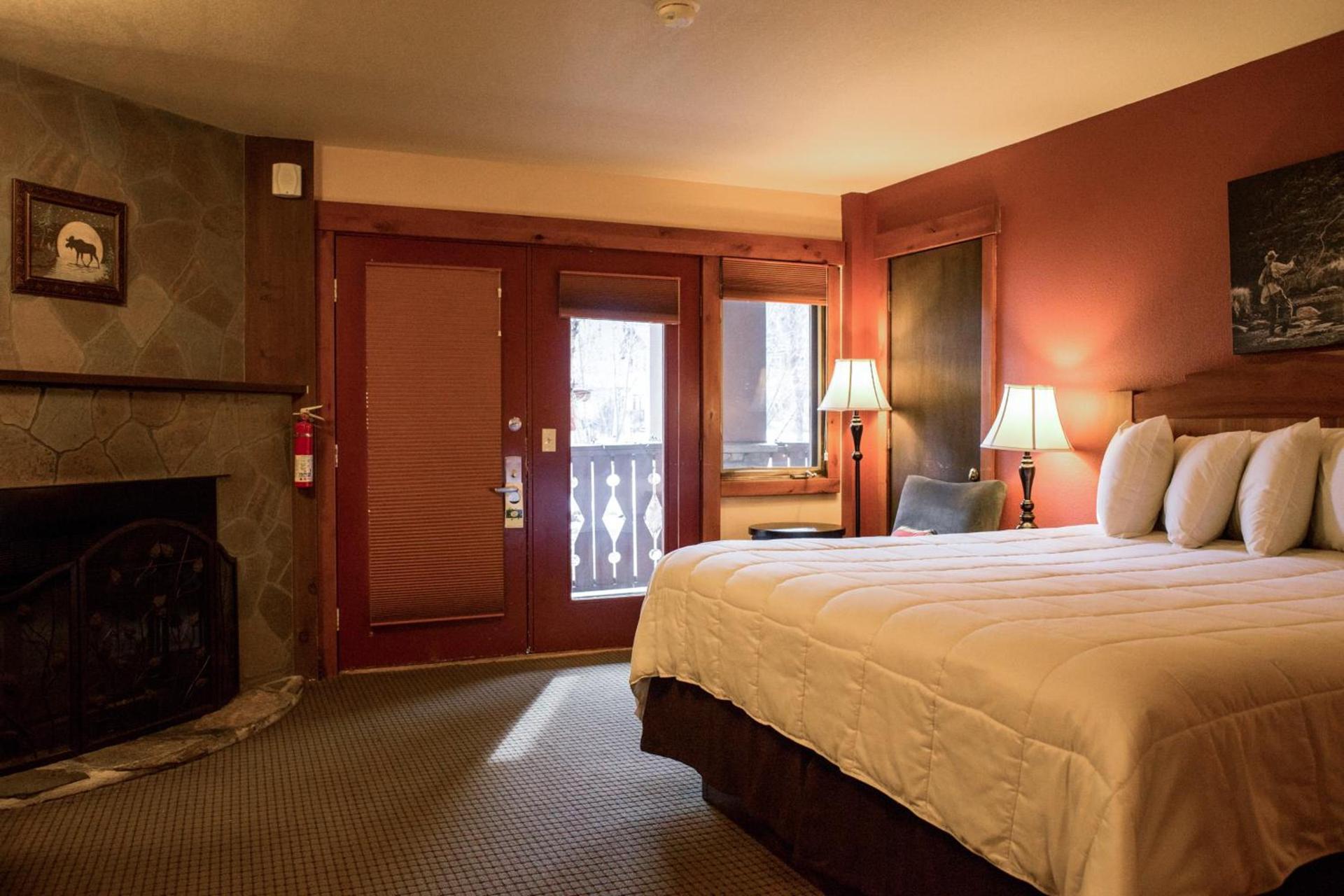 Silver Moon Inn photo 59