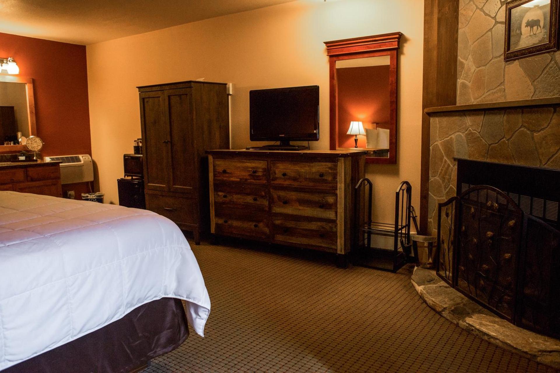 Silver Moon Inn photo 60