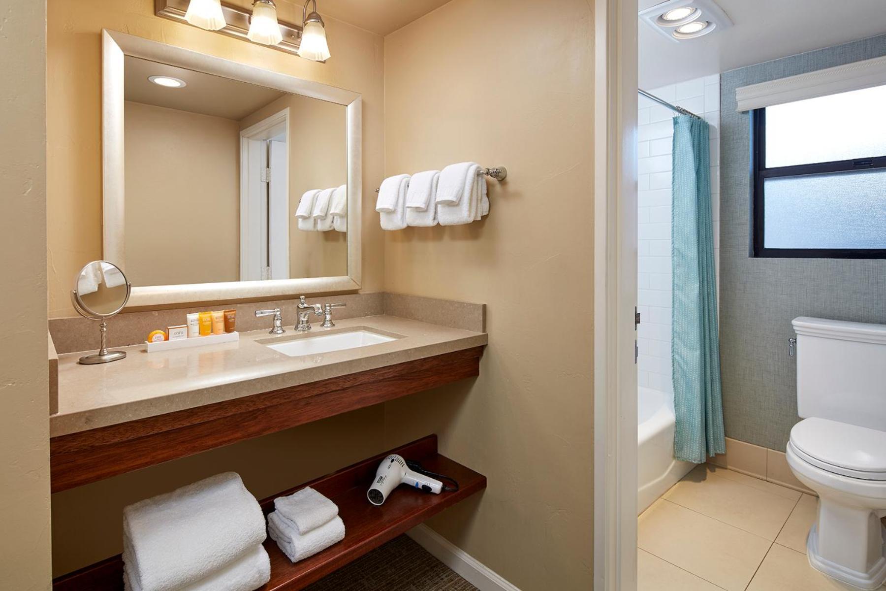 Glorietta Bay Inn photo 27