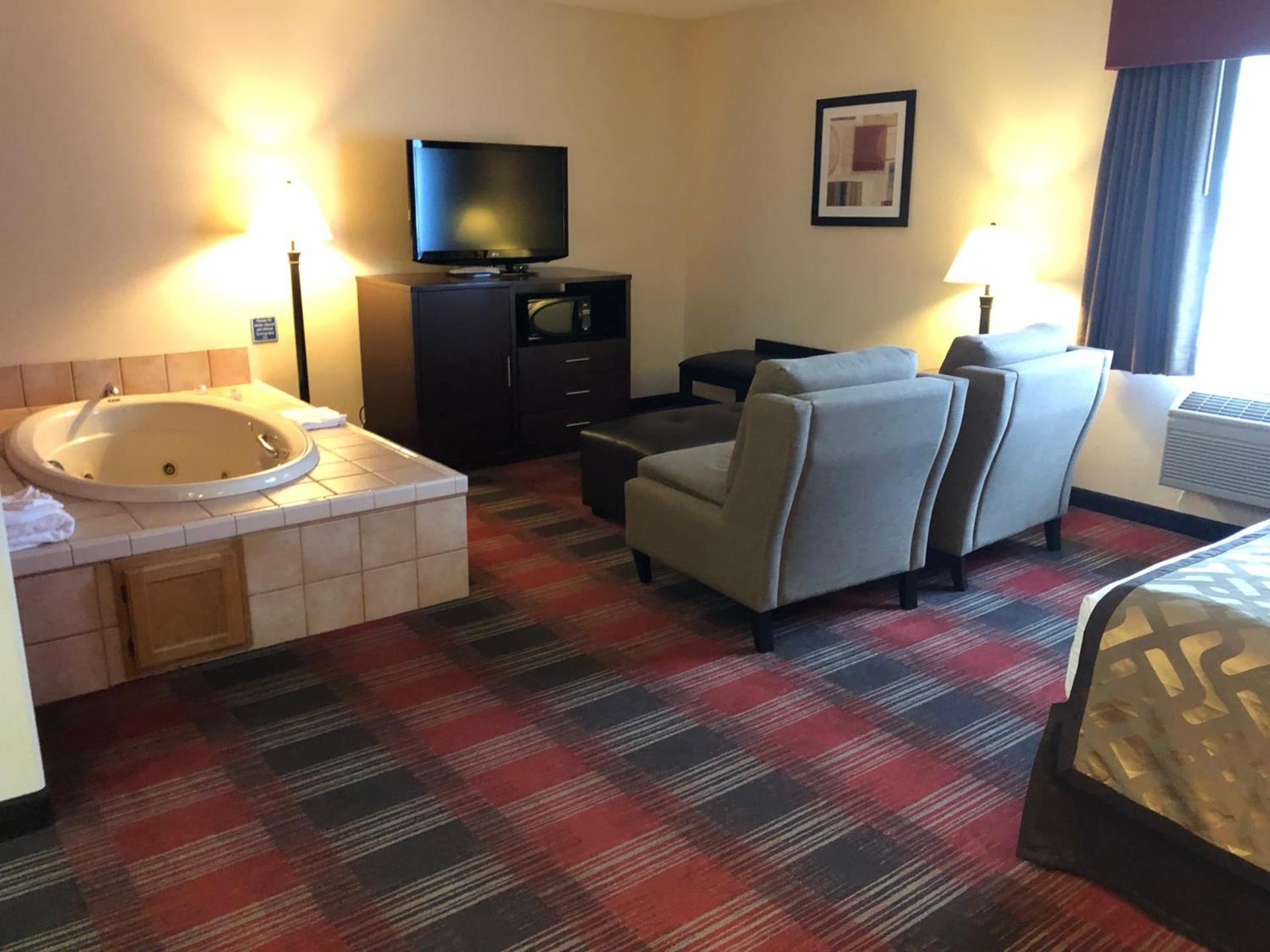 Best Western Dallas Inn & Suites photo 18