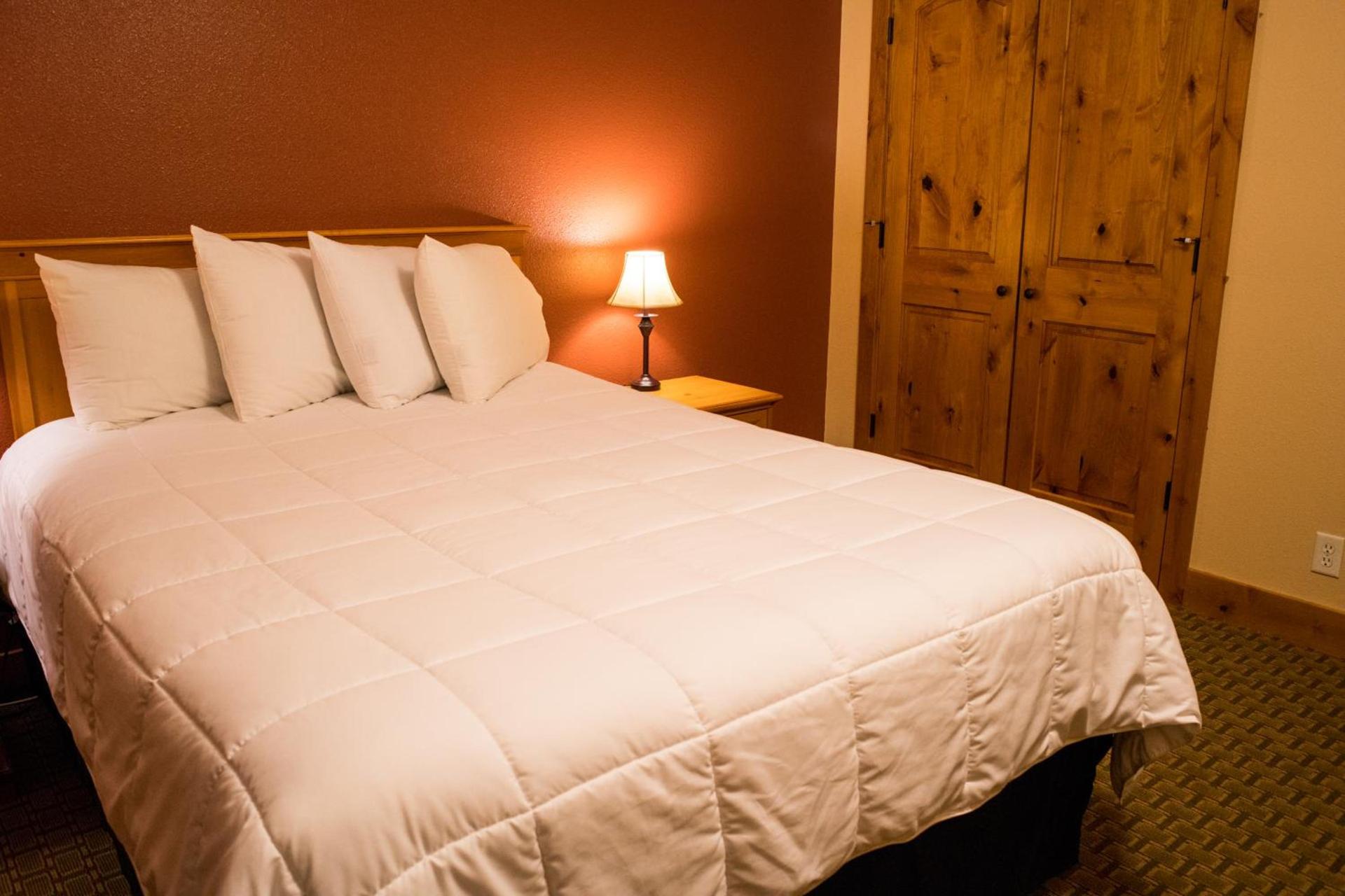 Silver Moon Inn photo 56