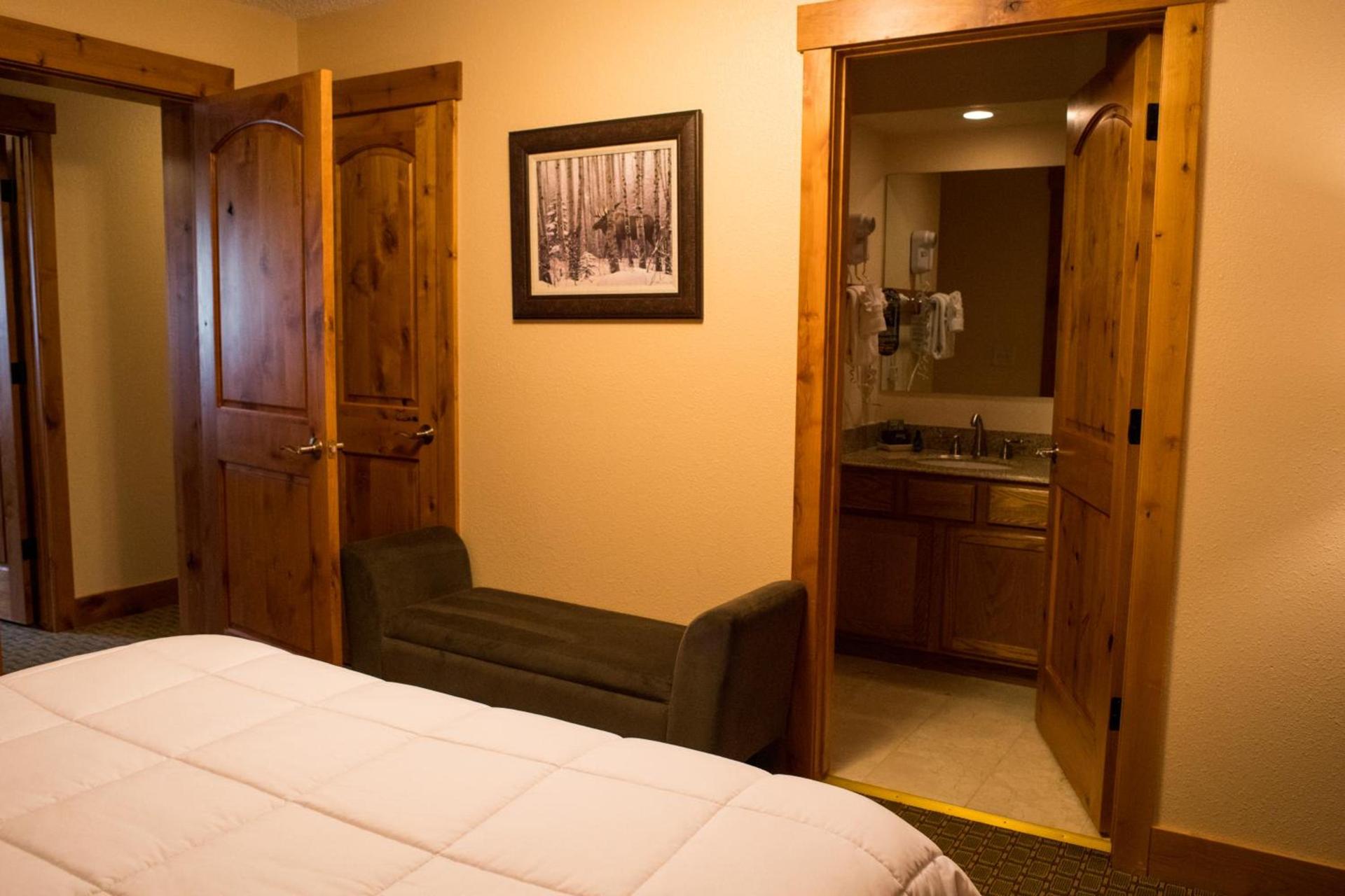 Silver Moon Inn photo 57