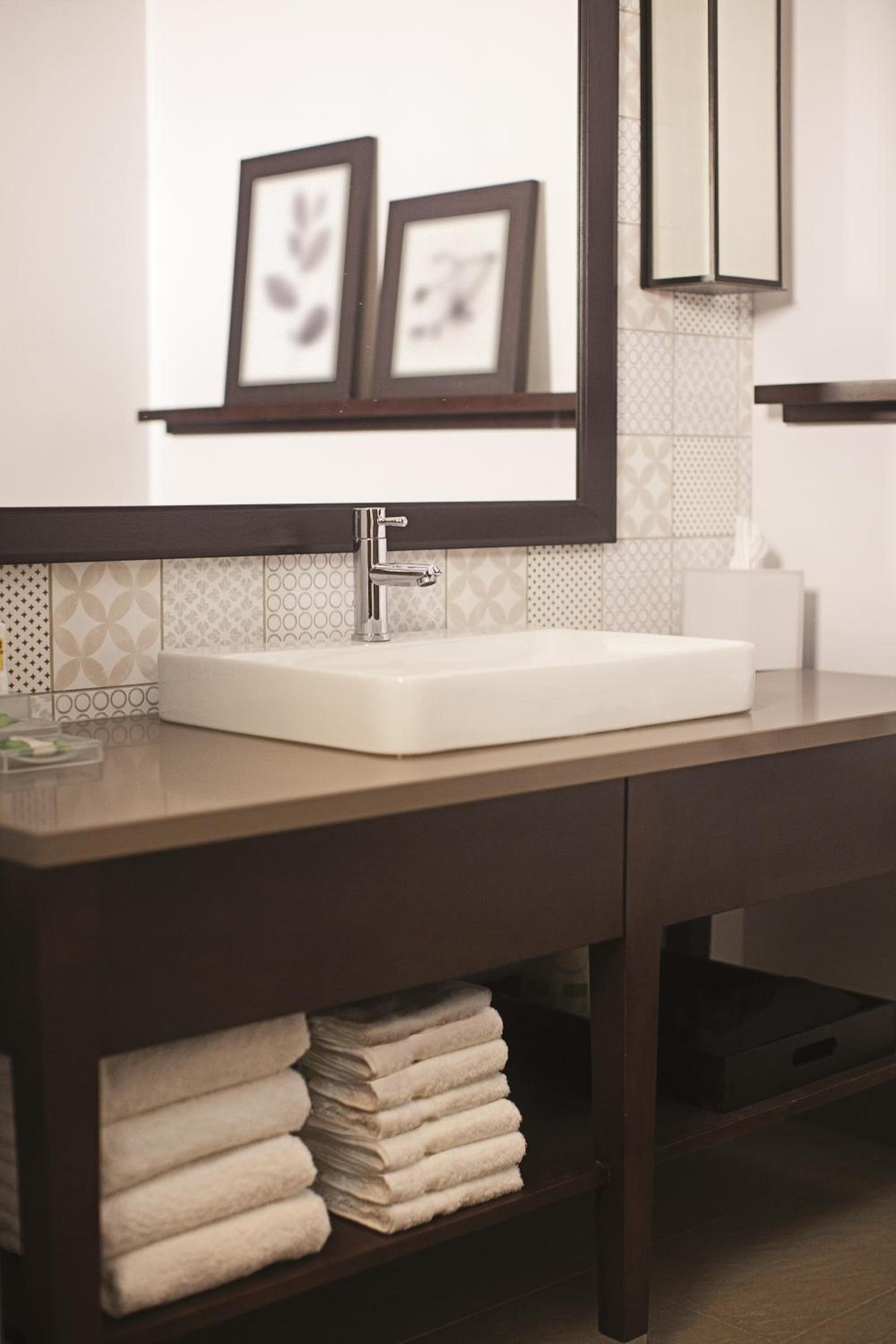 Country Inn & Suites by Radisson, Seattle-Bothell, WA photo 53