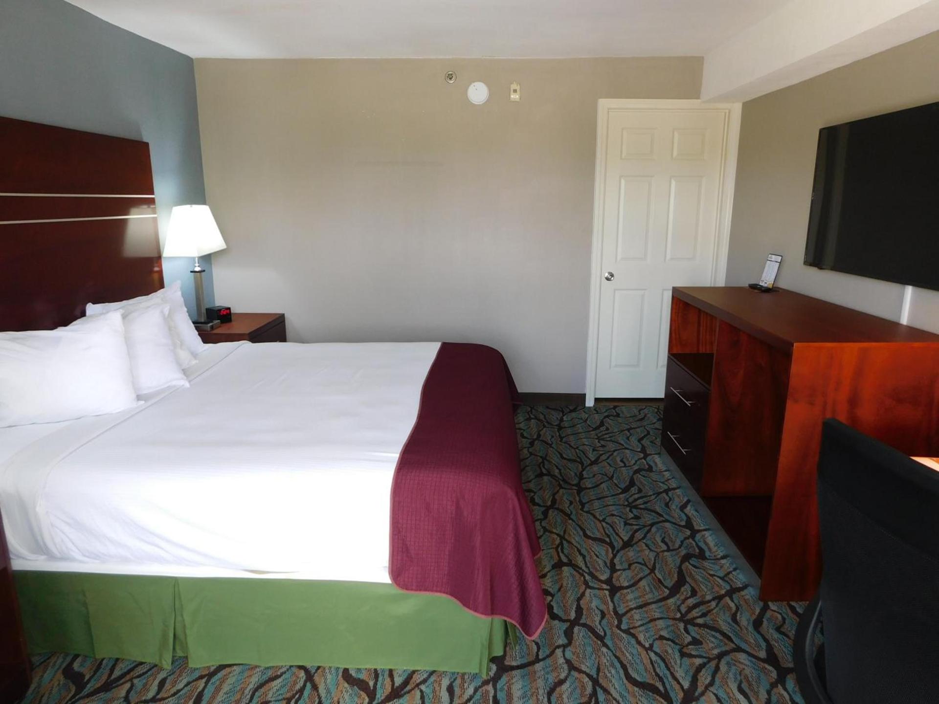 Days Inn by Wyndham West Des Moines - Clive photo 29