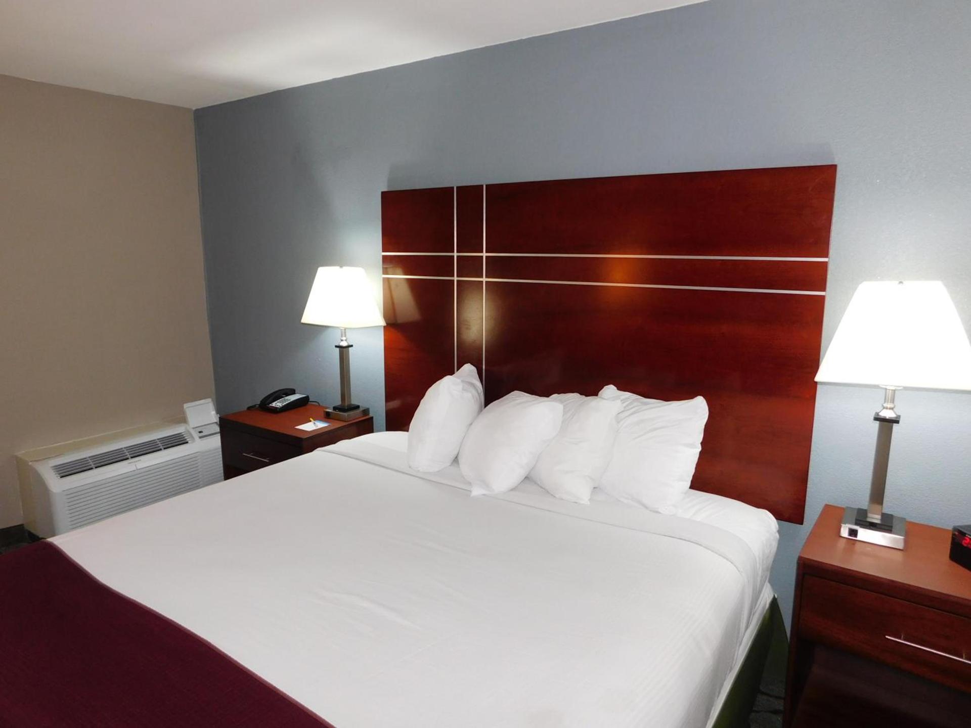 Days Inn by Wyndham West Des Moines - Clive photo 30