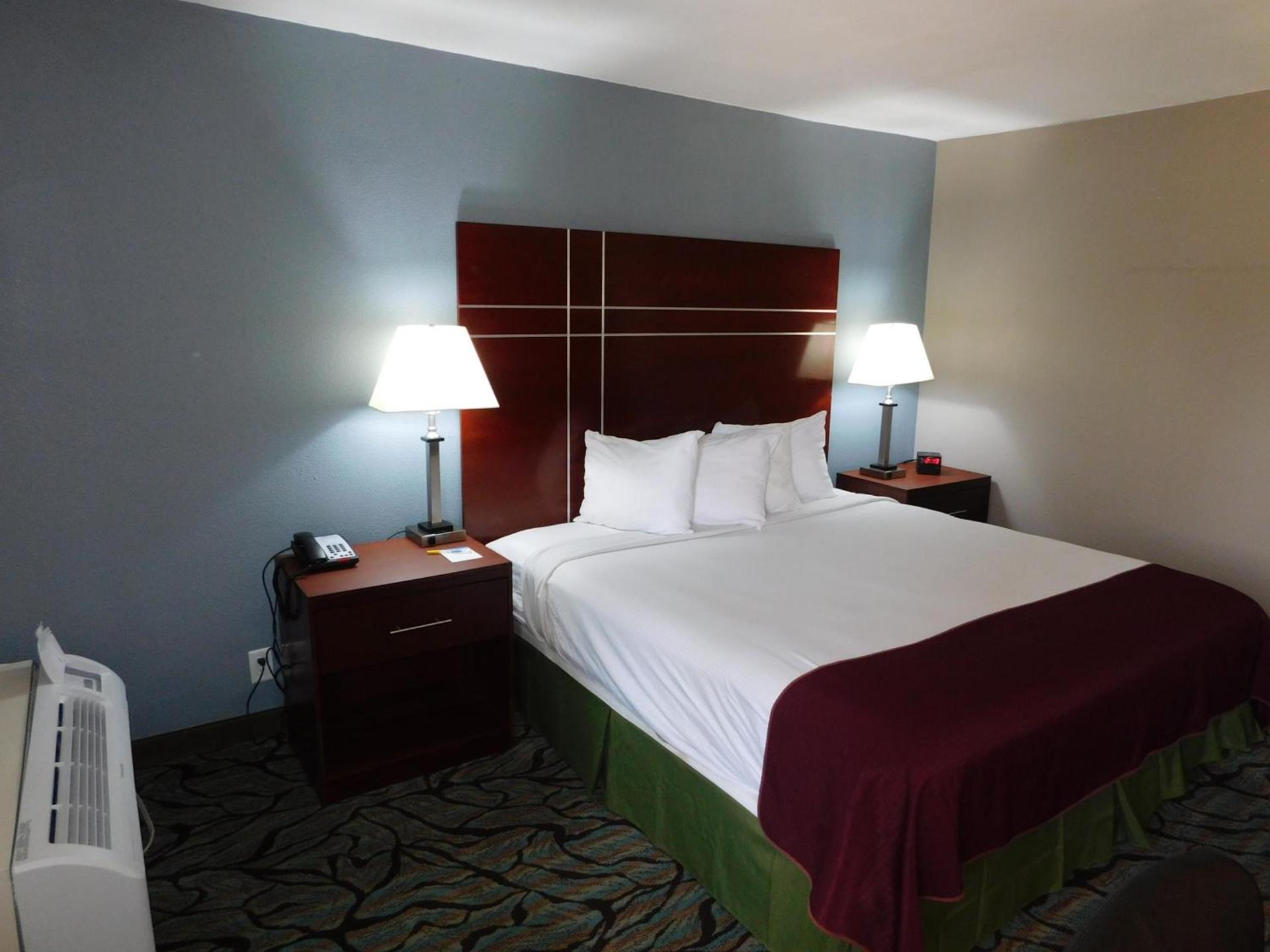 Days Inn by Wyndham West Des Moines - Clive photo 32
