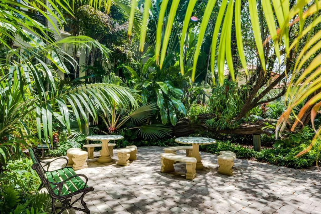 Hemingway Suites at Palm Beach Hotel Island photo 4
