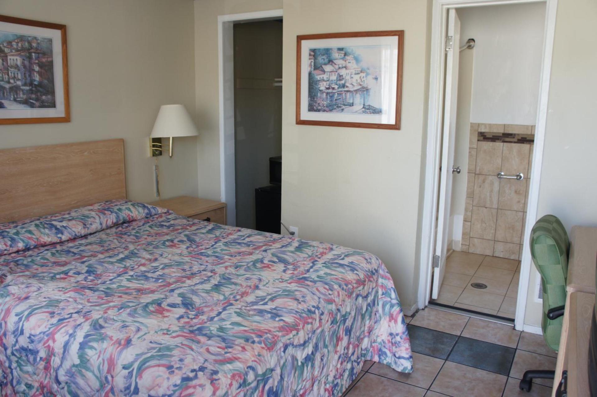 Budget Inn photo 13