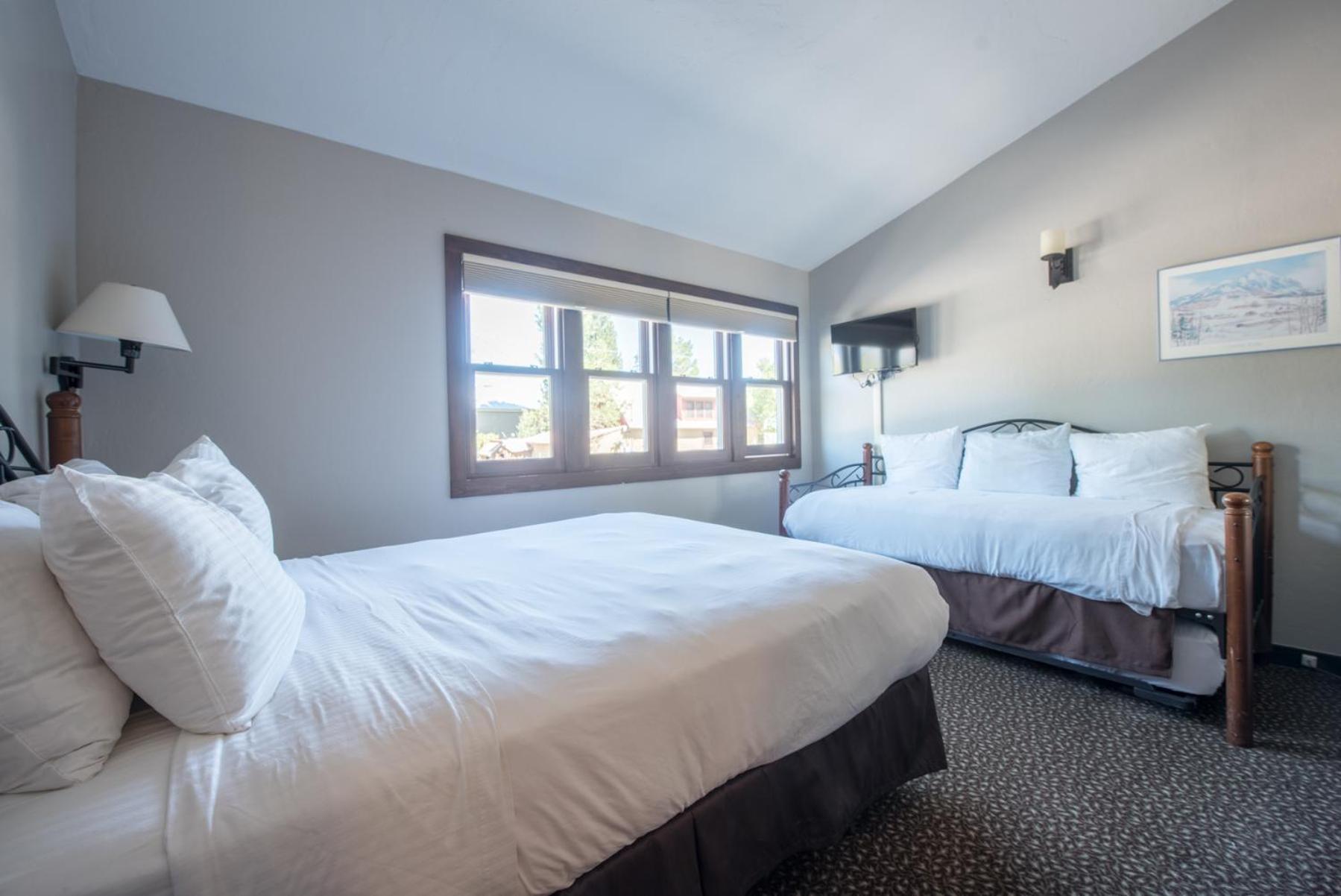 Elk Mountain Lodge photo 4