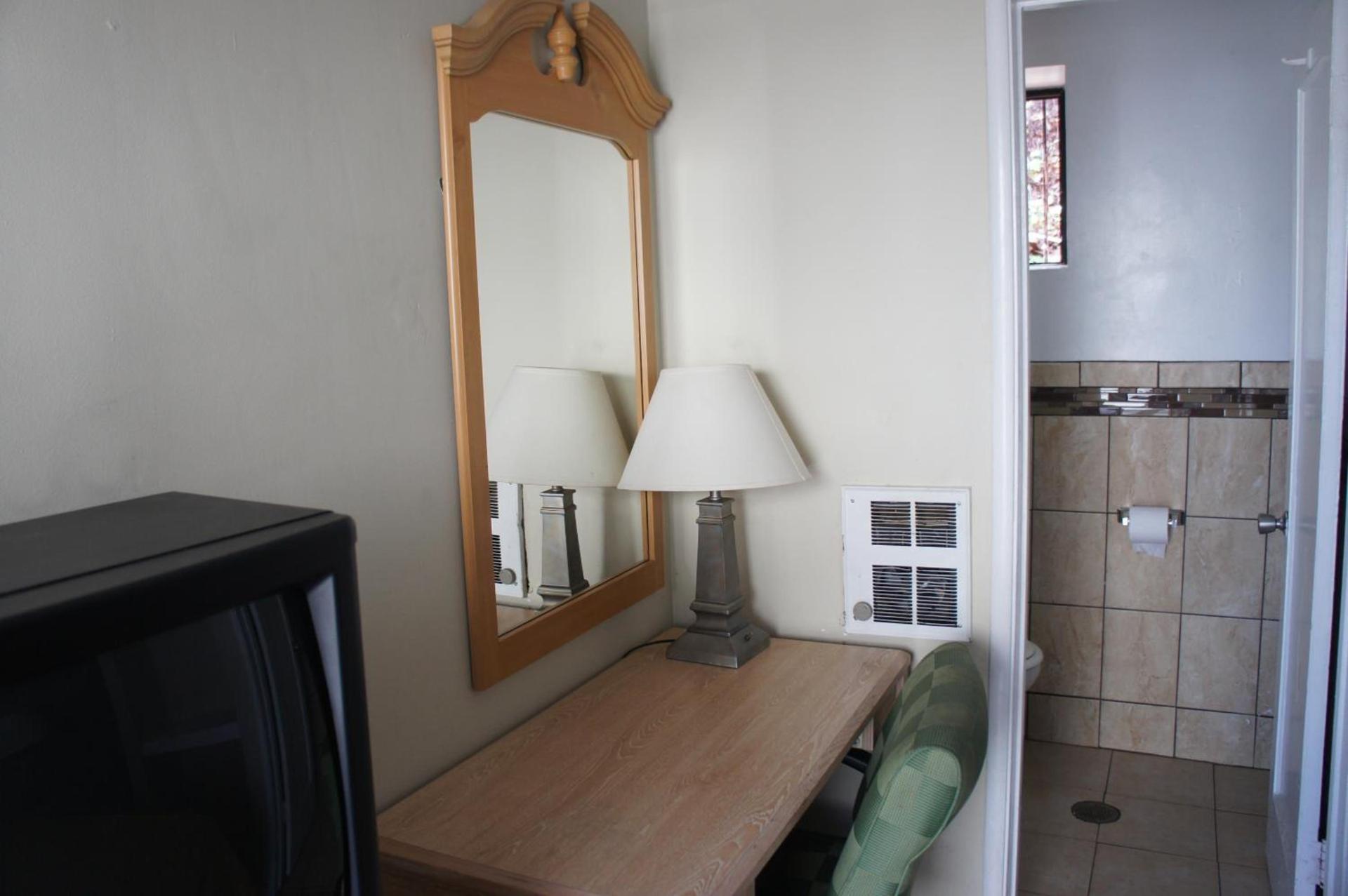 Budget Inn photo 7