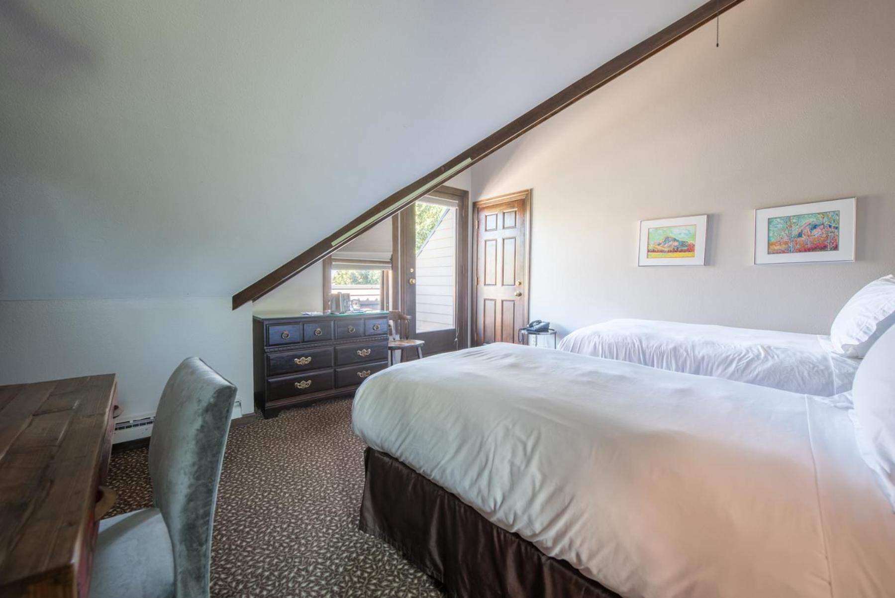 Elk Mountain Lodge photo 6